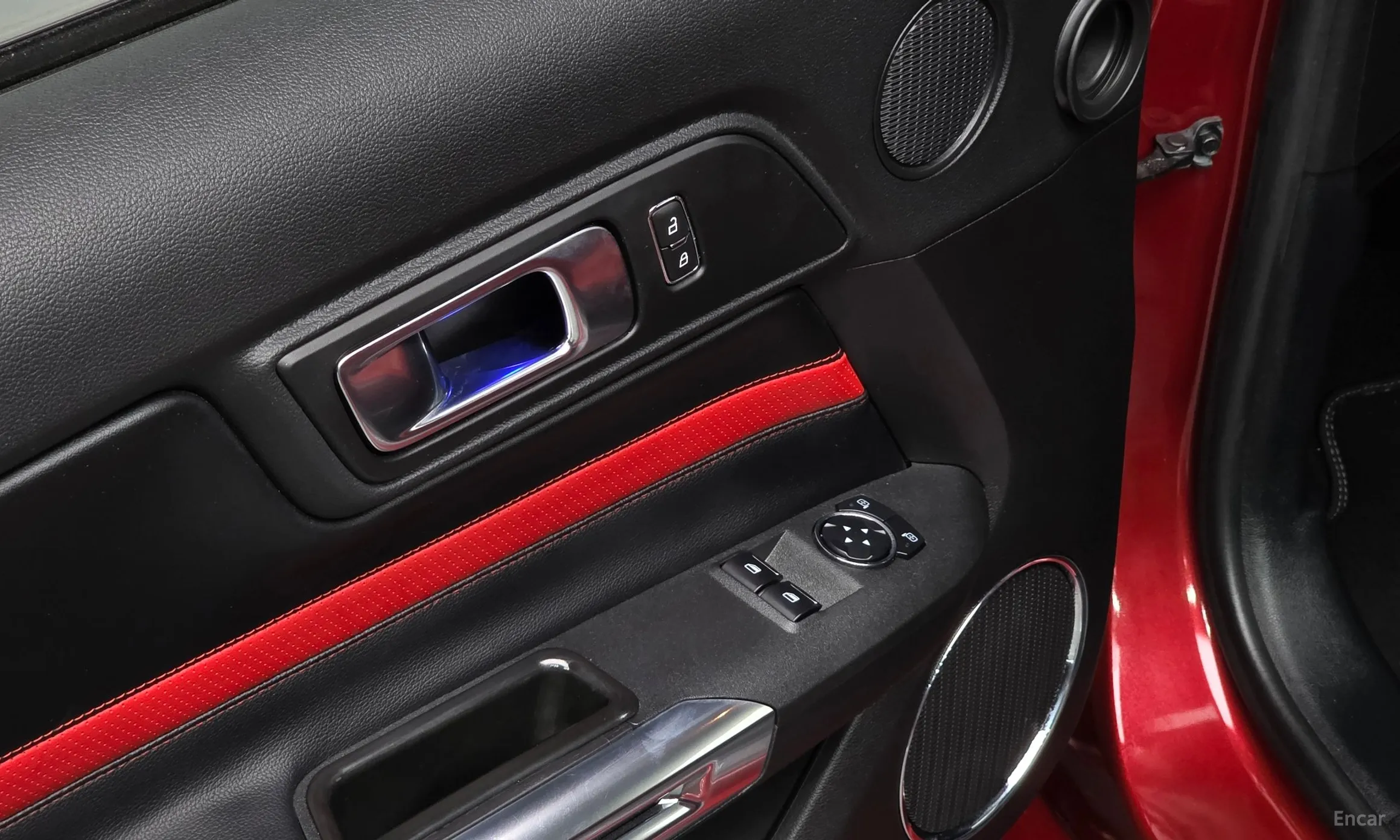 Ford Mustang превью 16