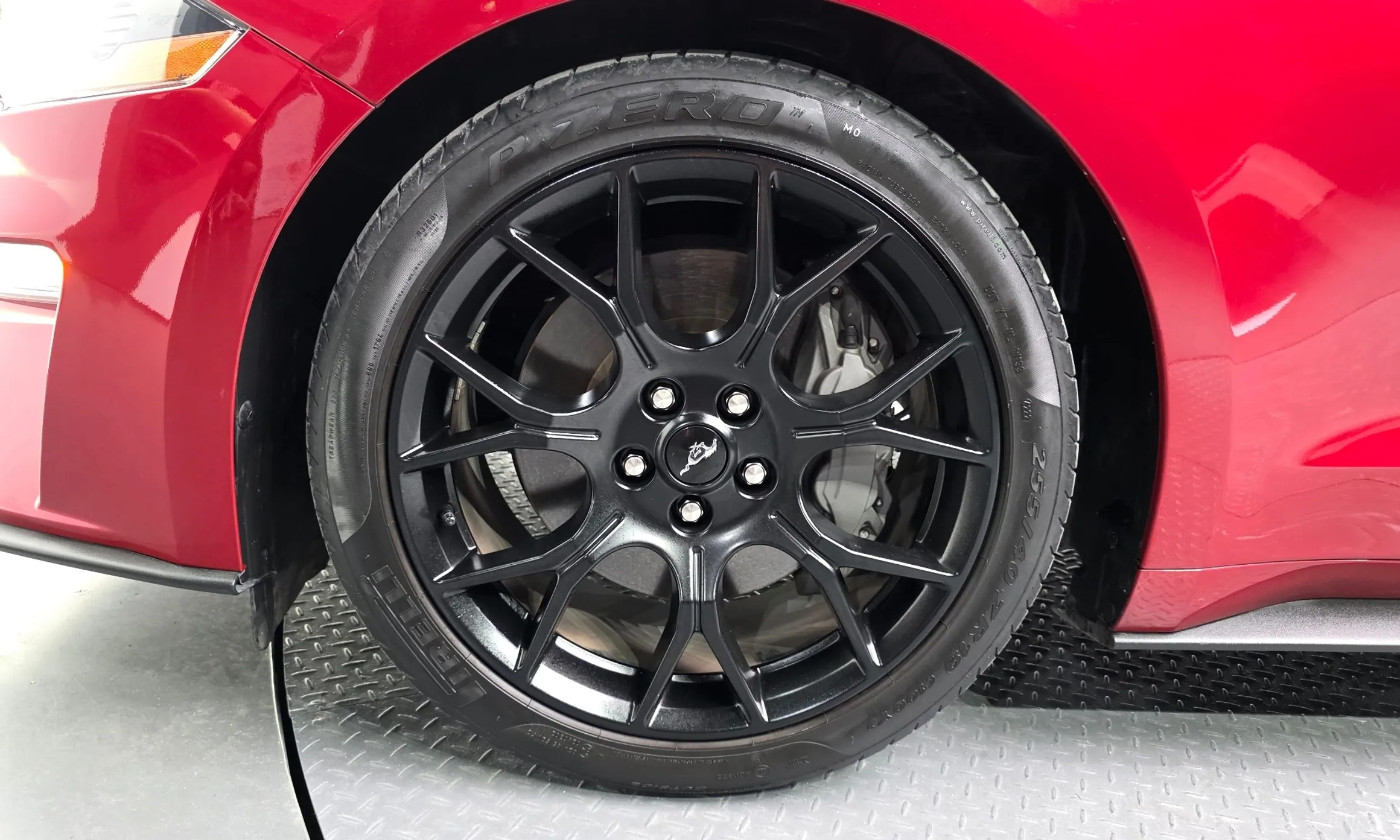 Ford Mustang превью 5