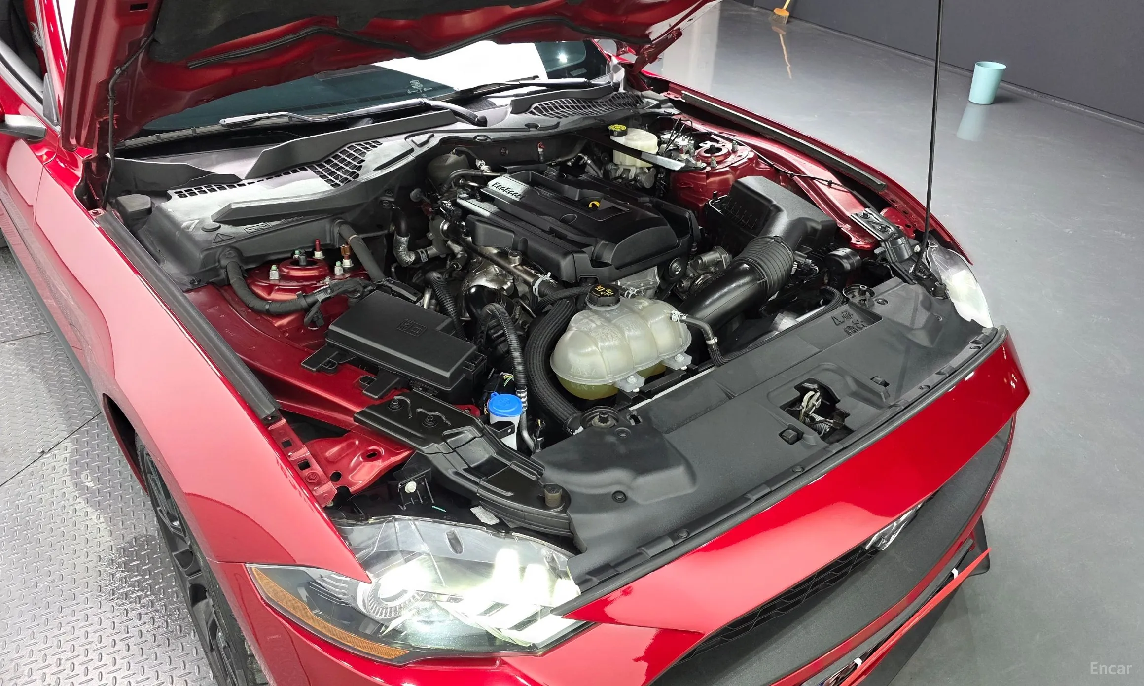 Ford Mustang превью 6