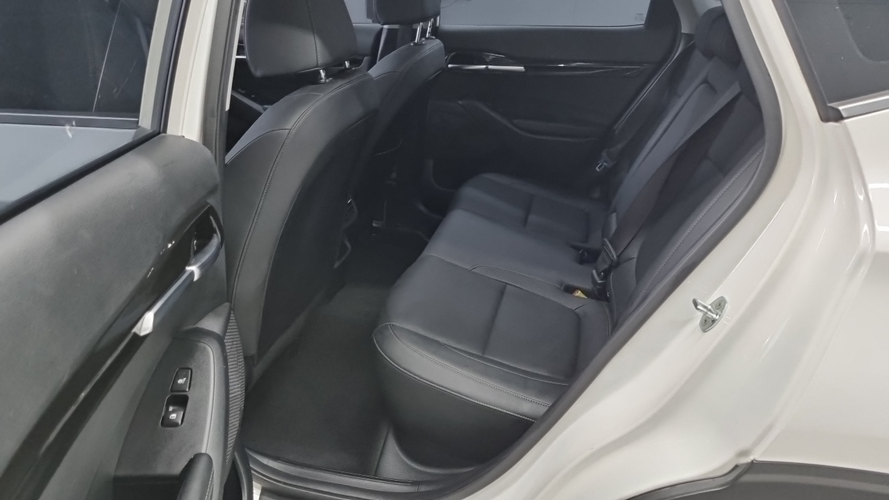 Kia Seltos превью 11
