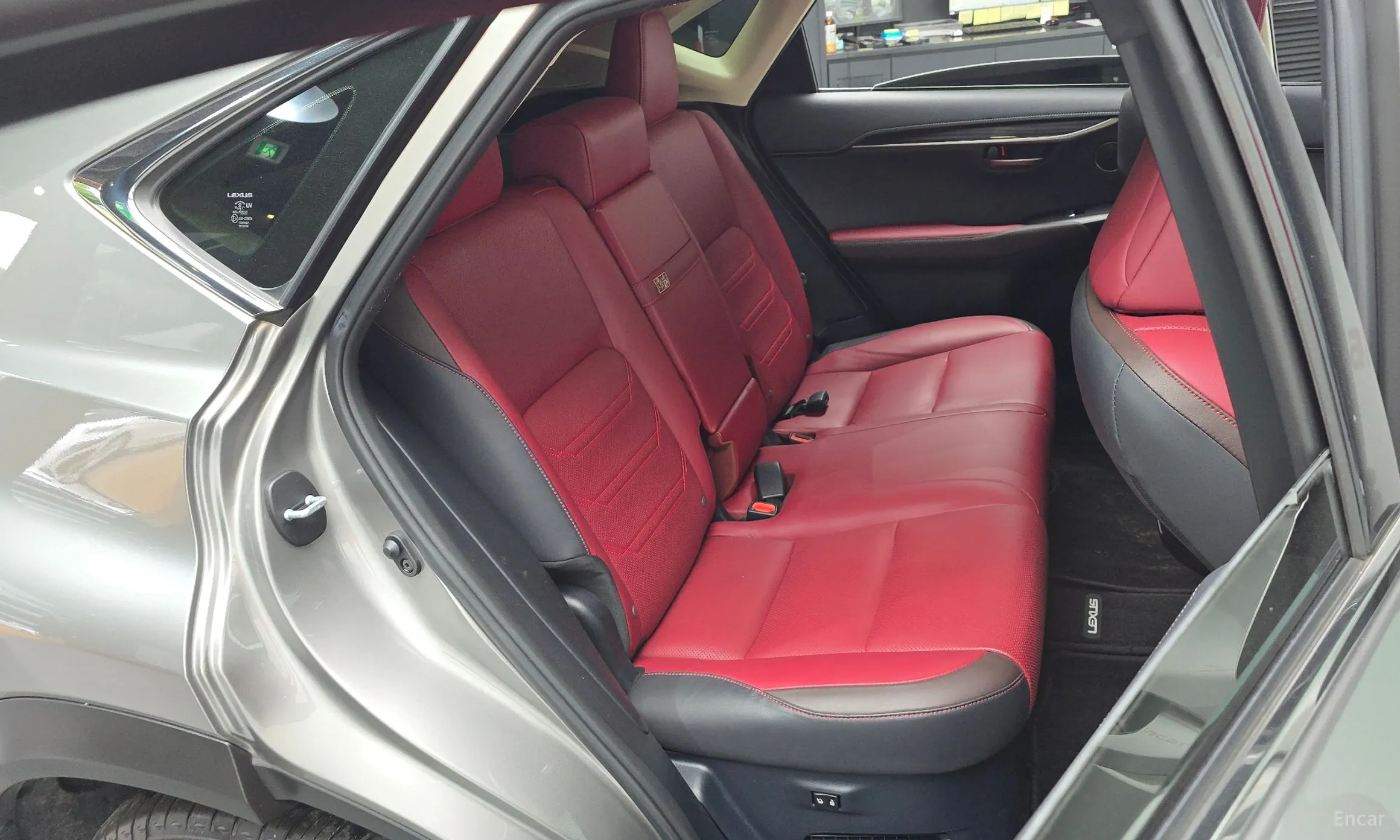 Lexus NX300h превью 11