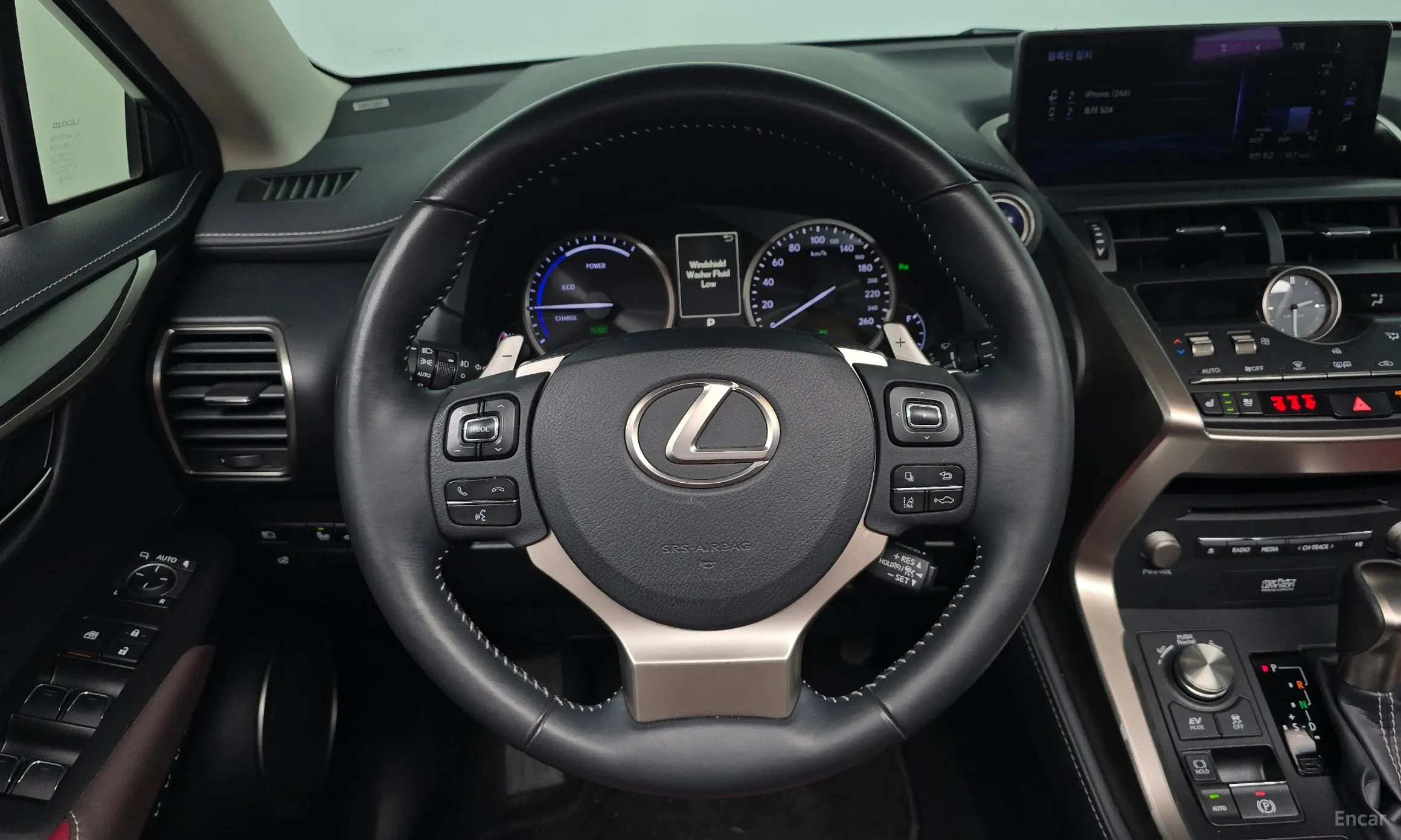 Lexus NX300h превью 13