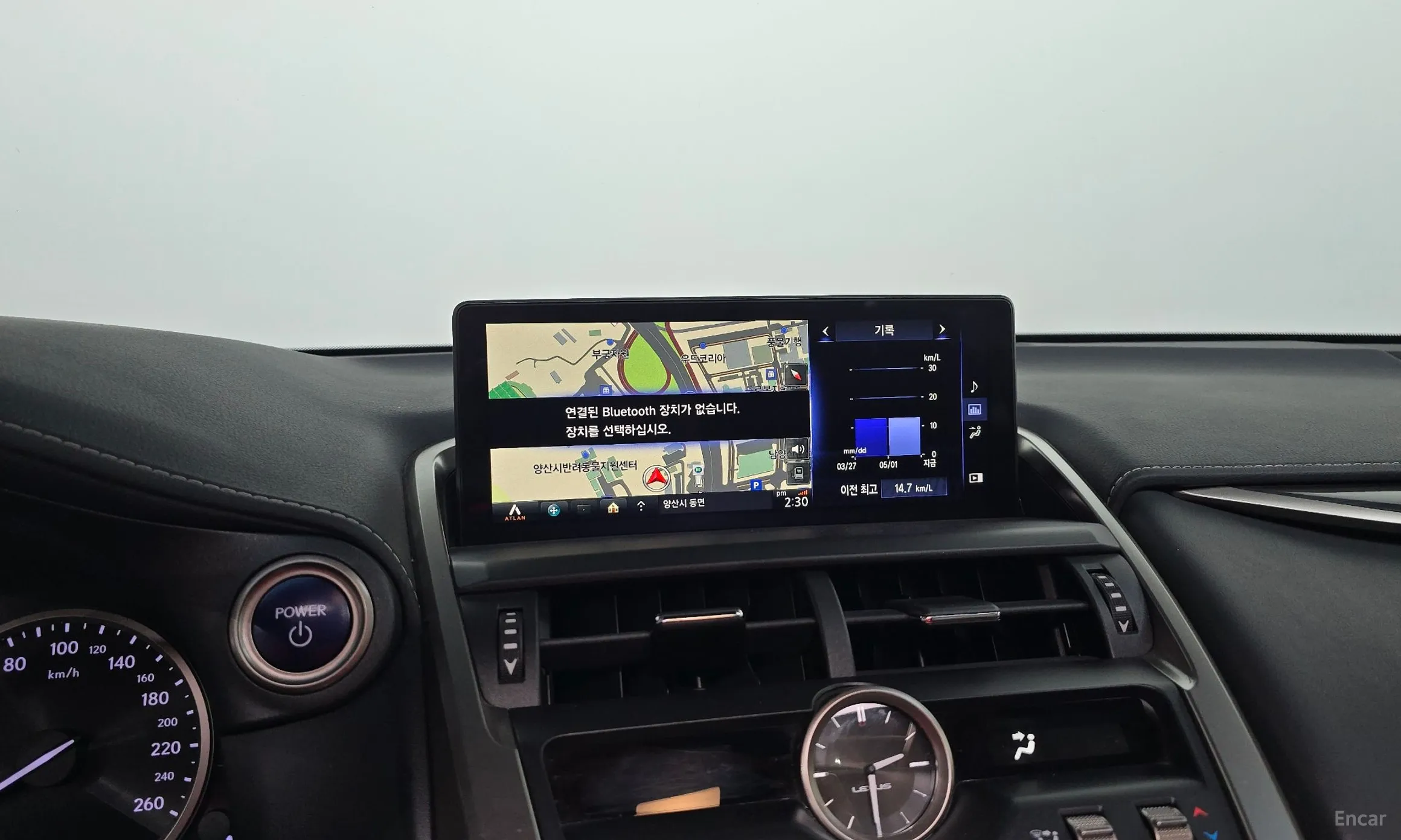 Lexus NX300h превью 15