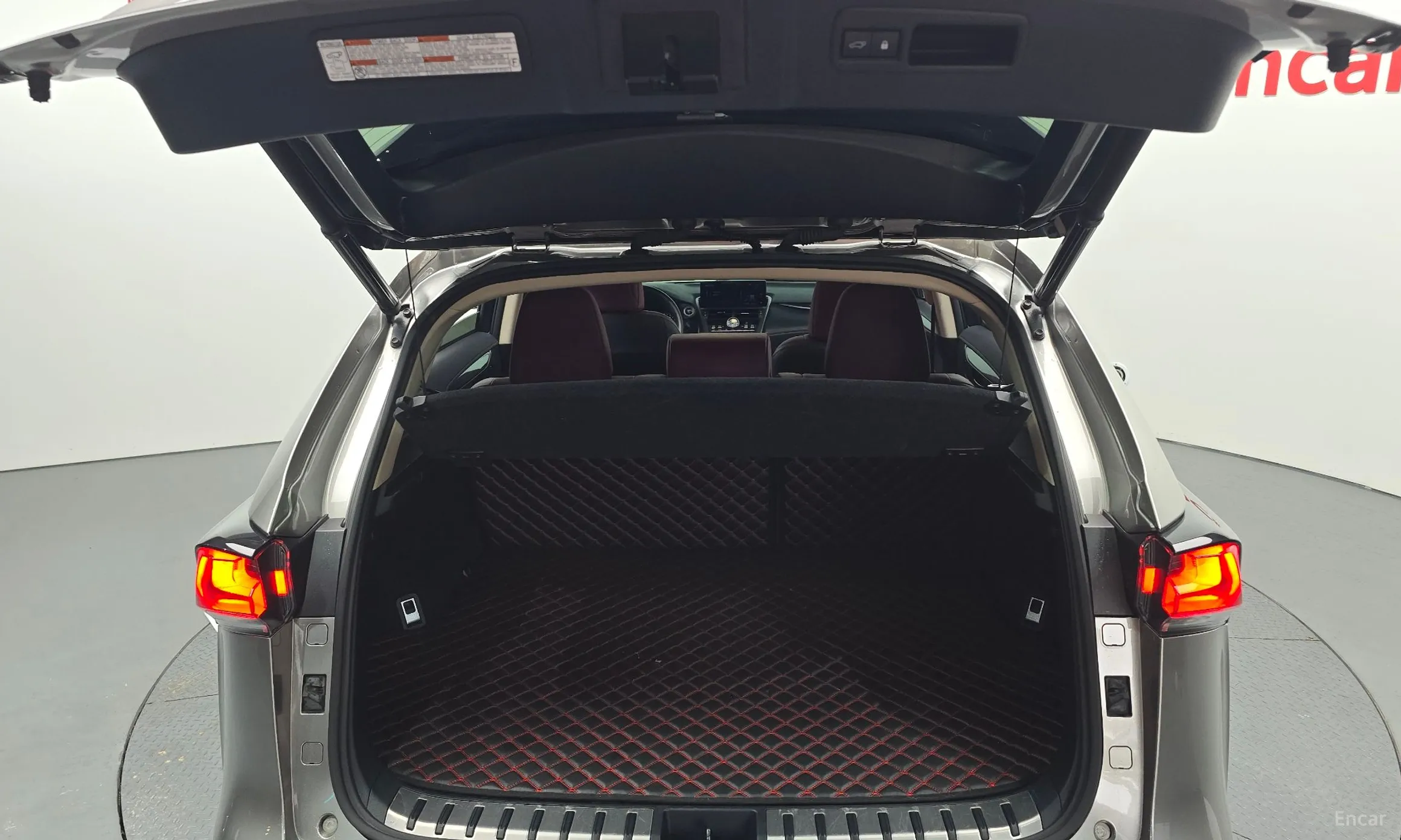 Lexus NX300h превью 20