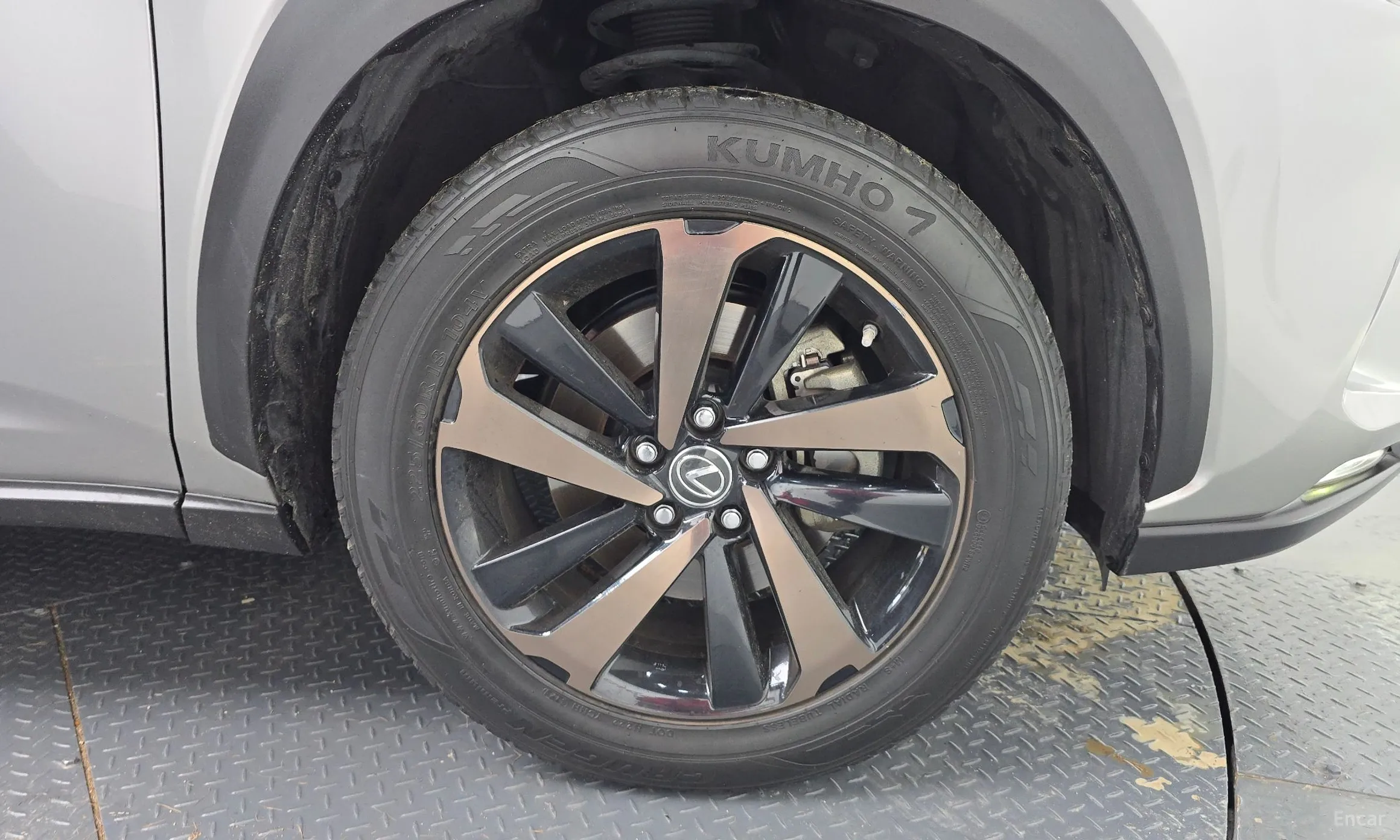 Lexus NX300h превью 5
