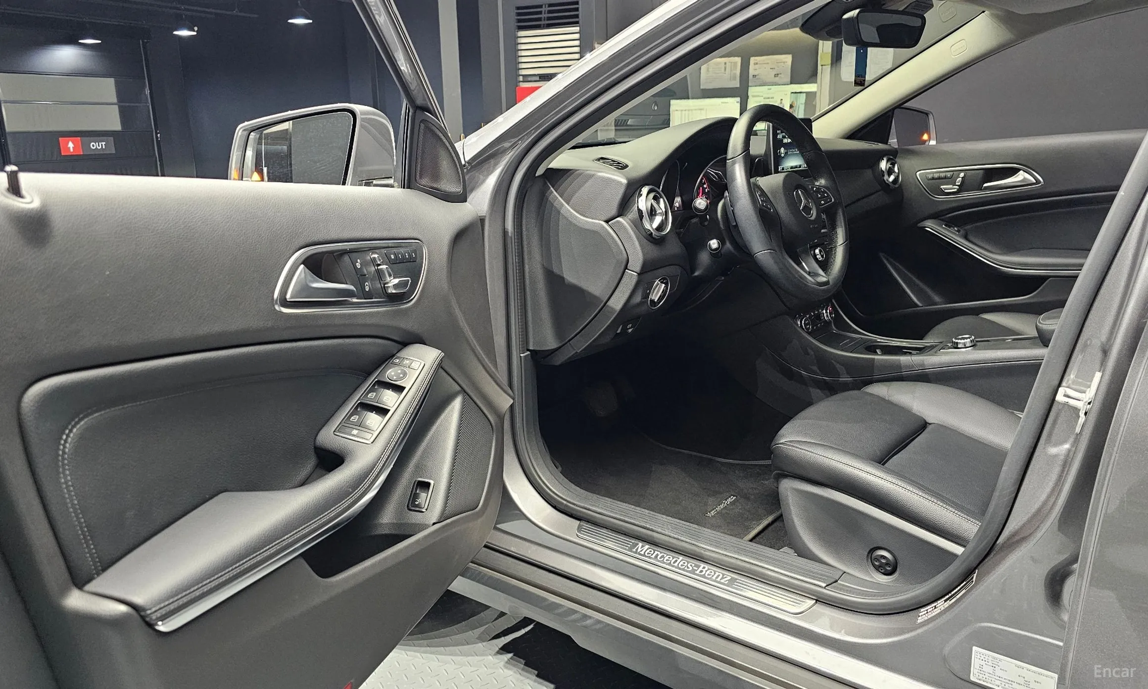 Mercedes Benz GLA-Class X156 превью 10