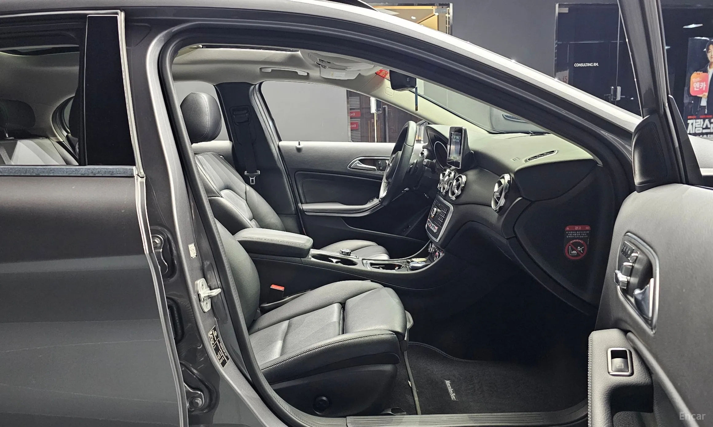 Mercedes Benz GLA-Class X156 превью 11