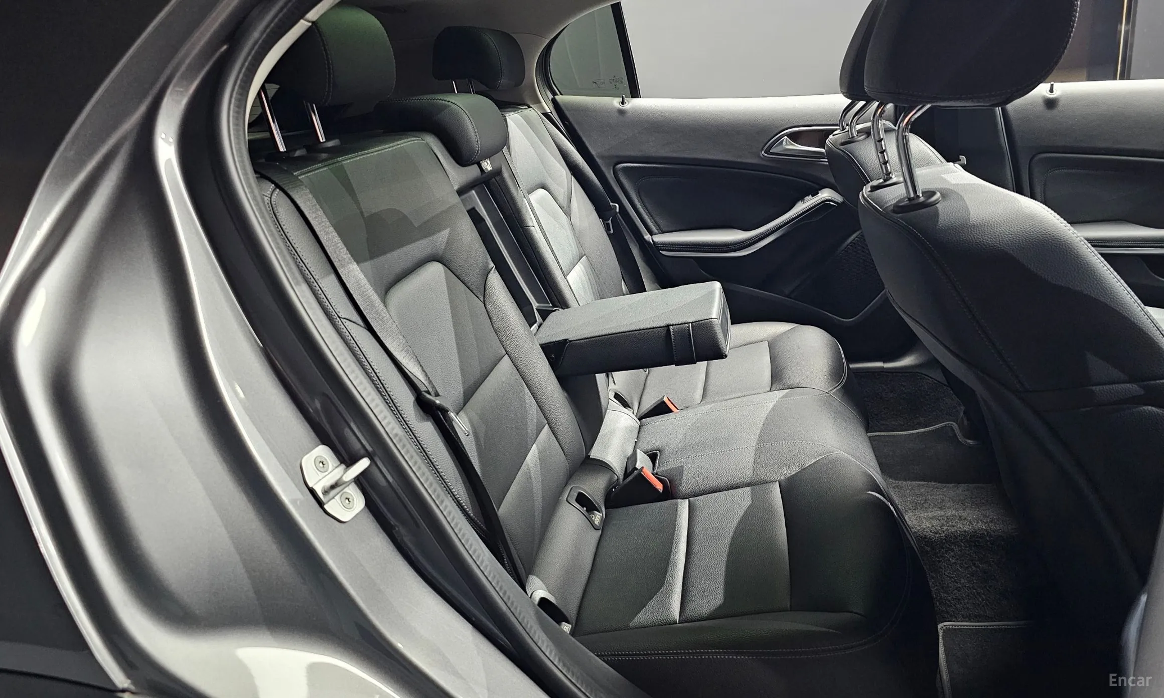 Mercedes Benz GLA-Class X156 превью 12