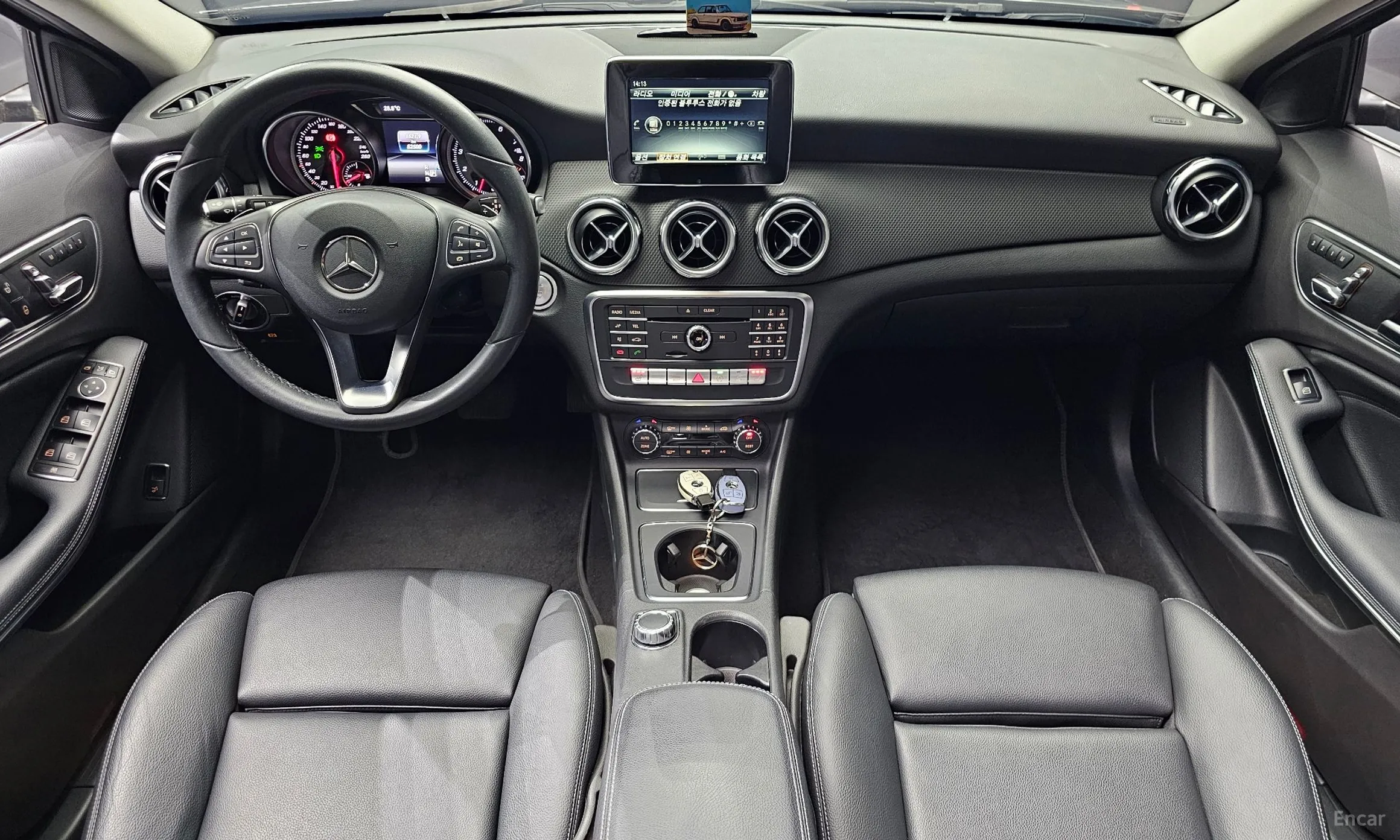 Mercedes Benz GLA-Class X156 превью 7