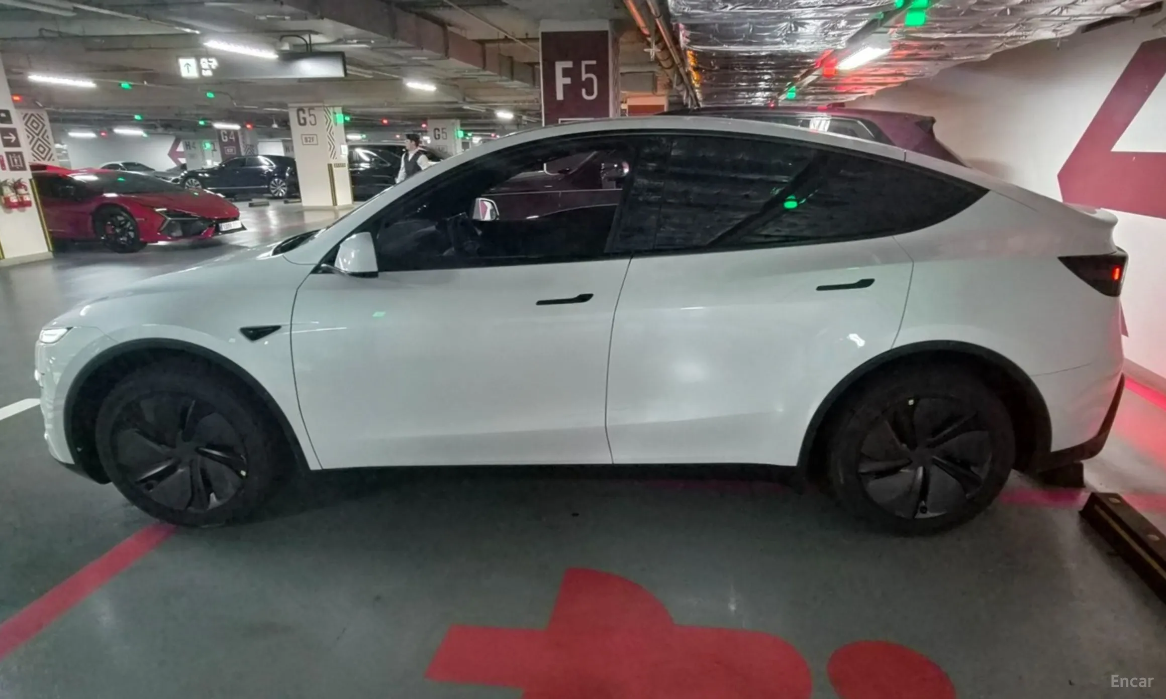Tesla Model Y превью 4