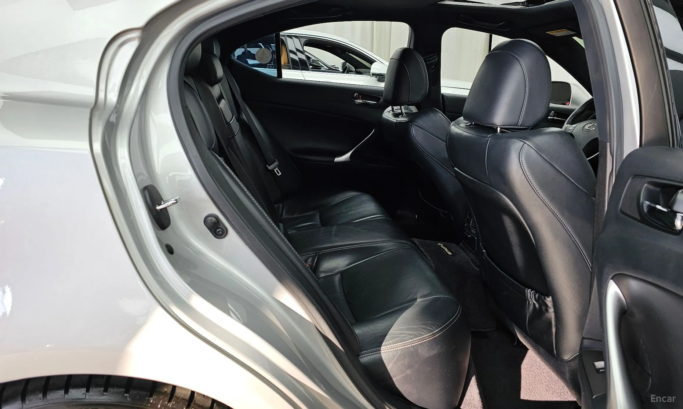 Lexus IS250 превью 12
