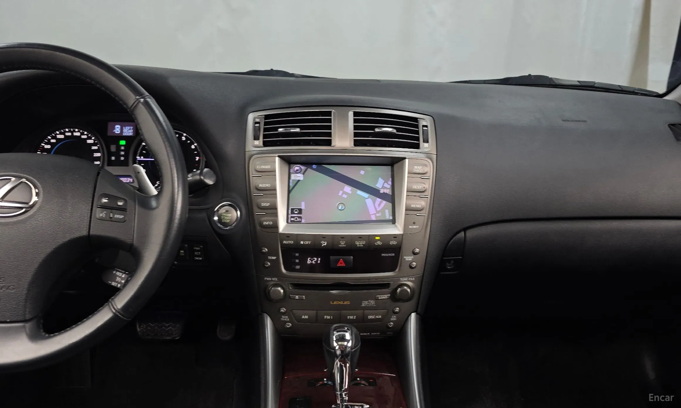 Lexus IS250 превью 14