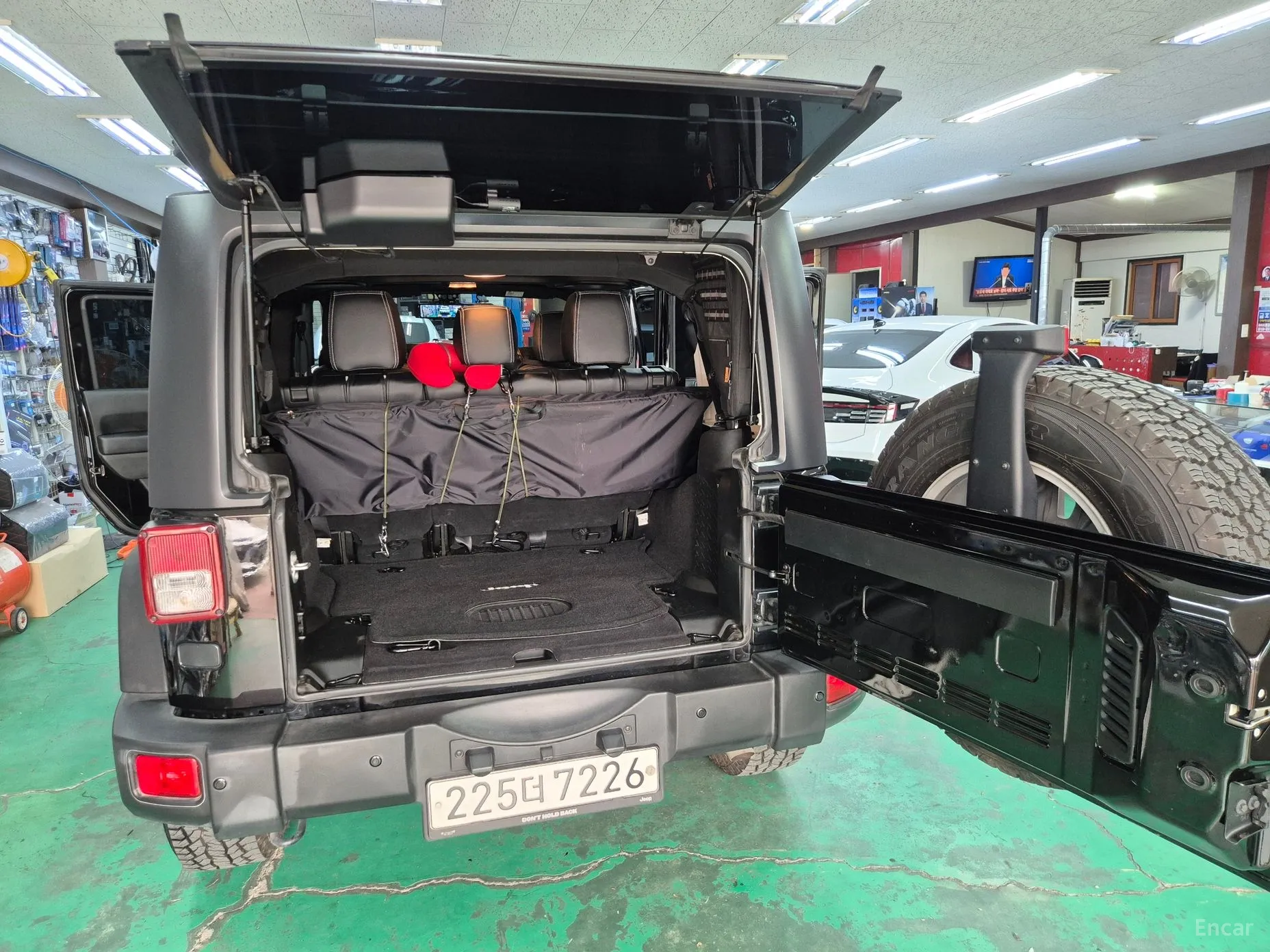 Jeep Wrangler (JK) превью 12