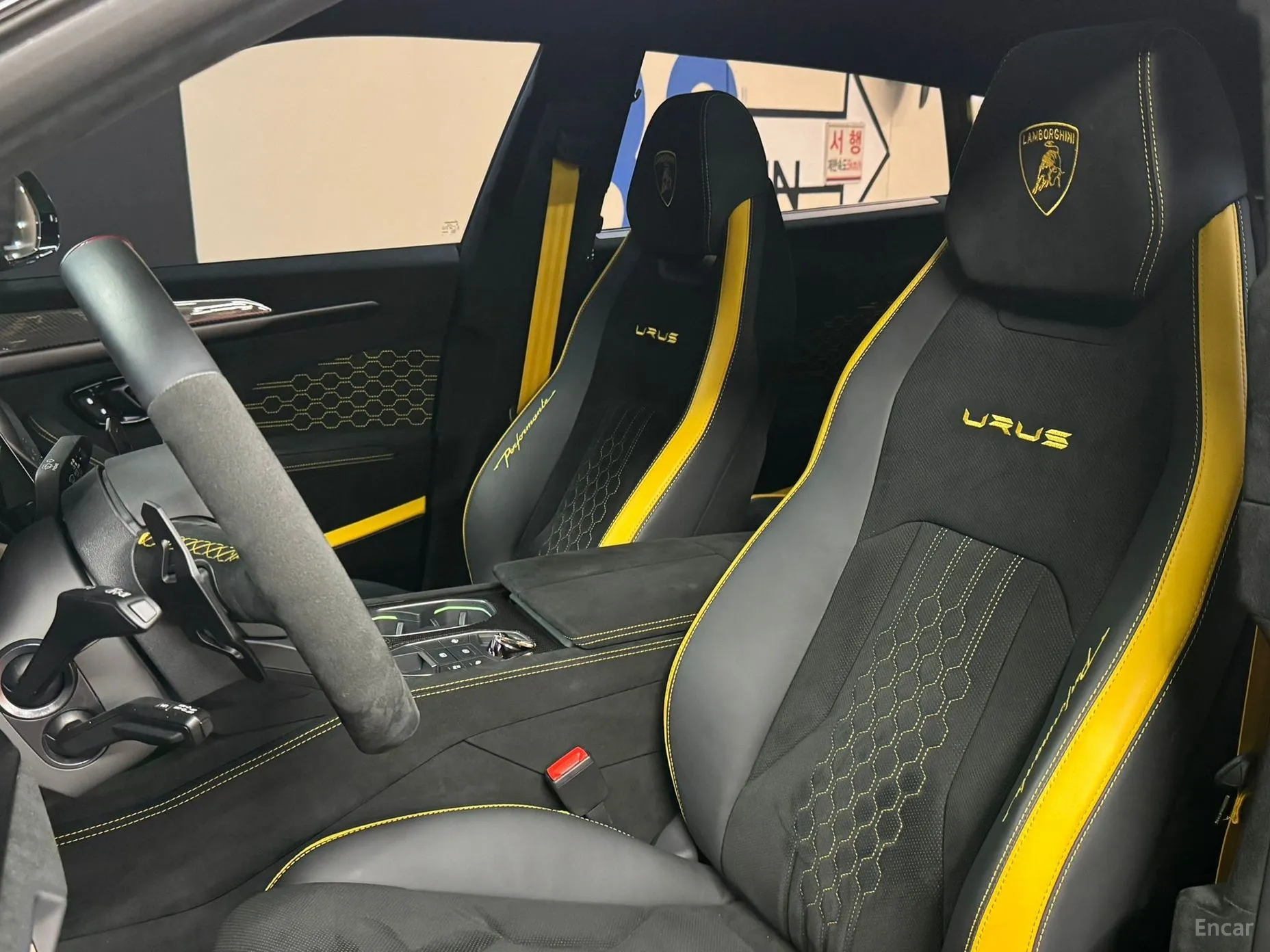 Lamborghini Urus превью 10