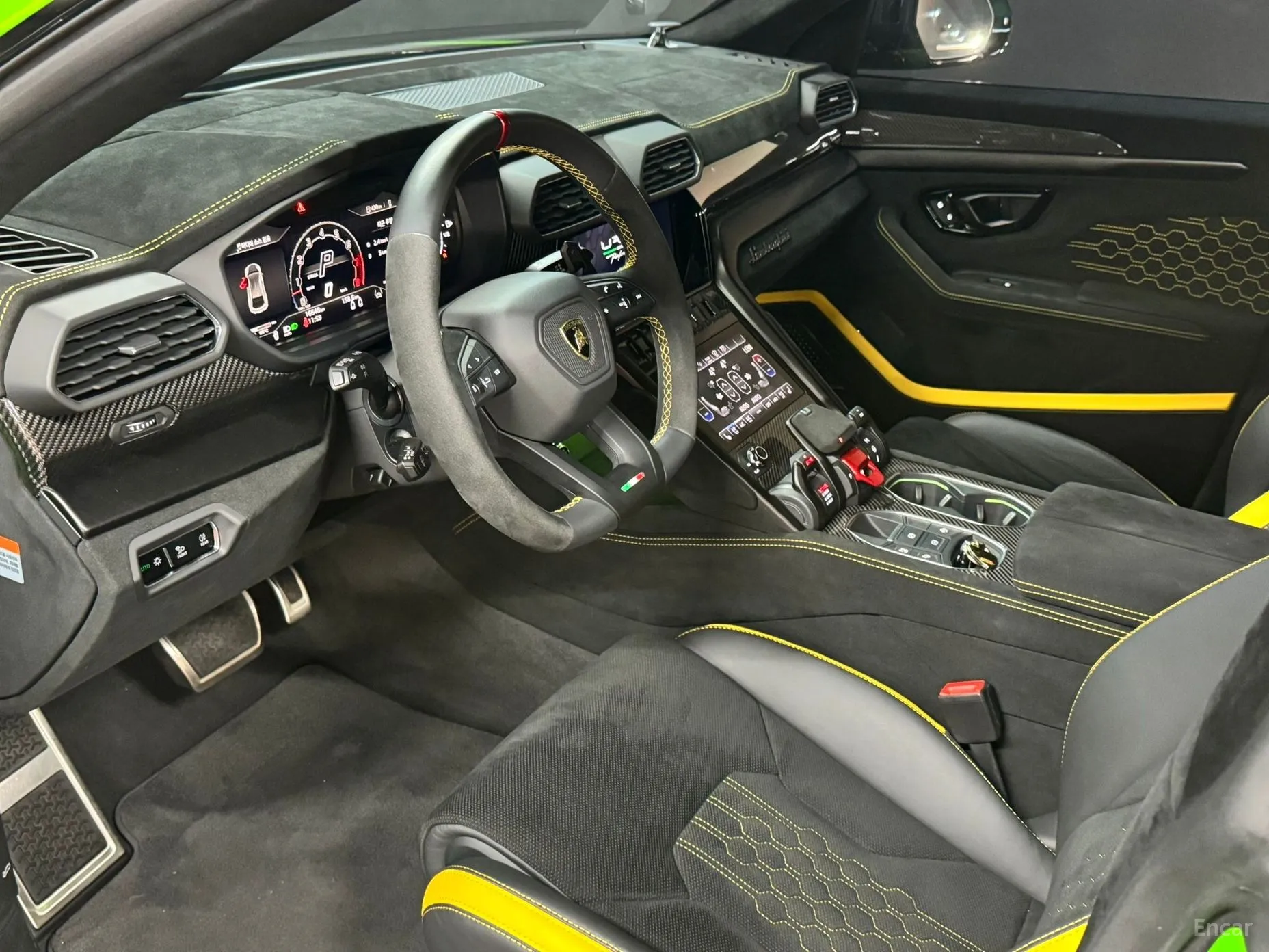 Lamborghini Urus превью 11
