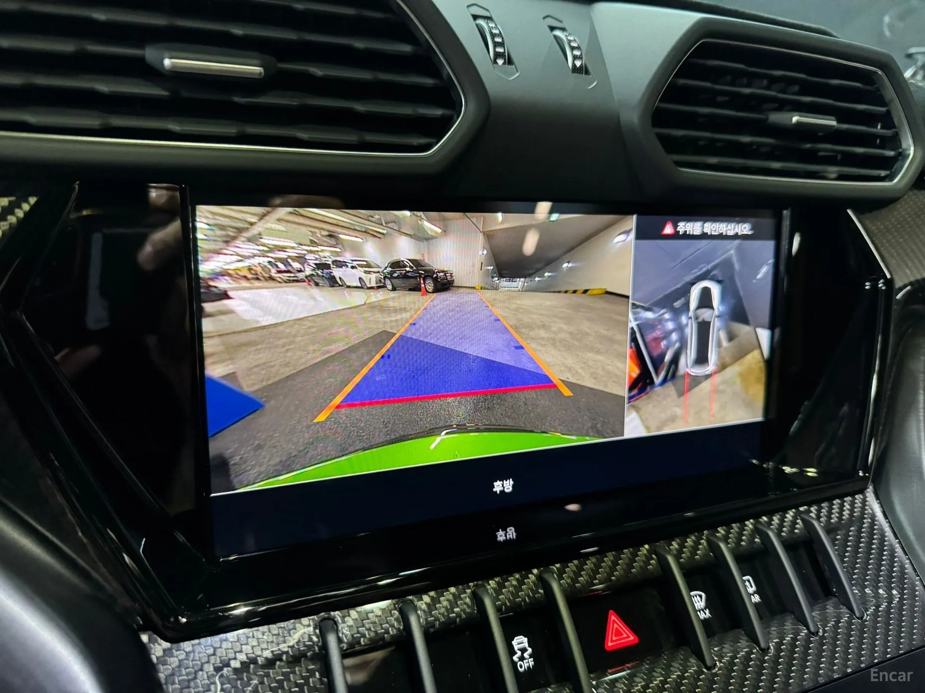 Lamborghini Urus превью 15