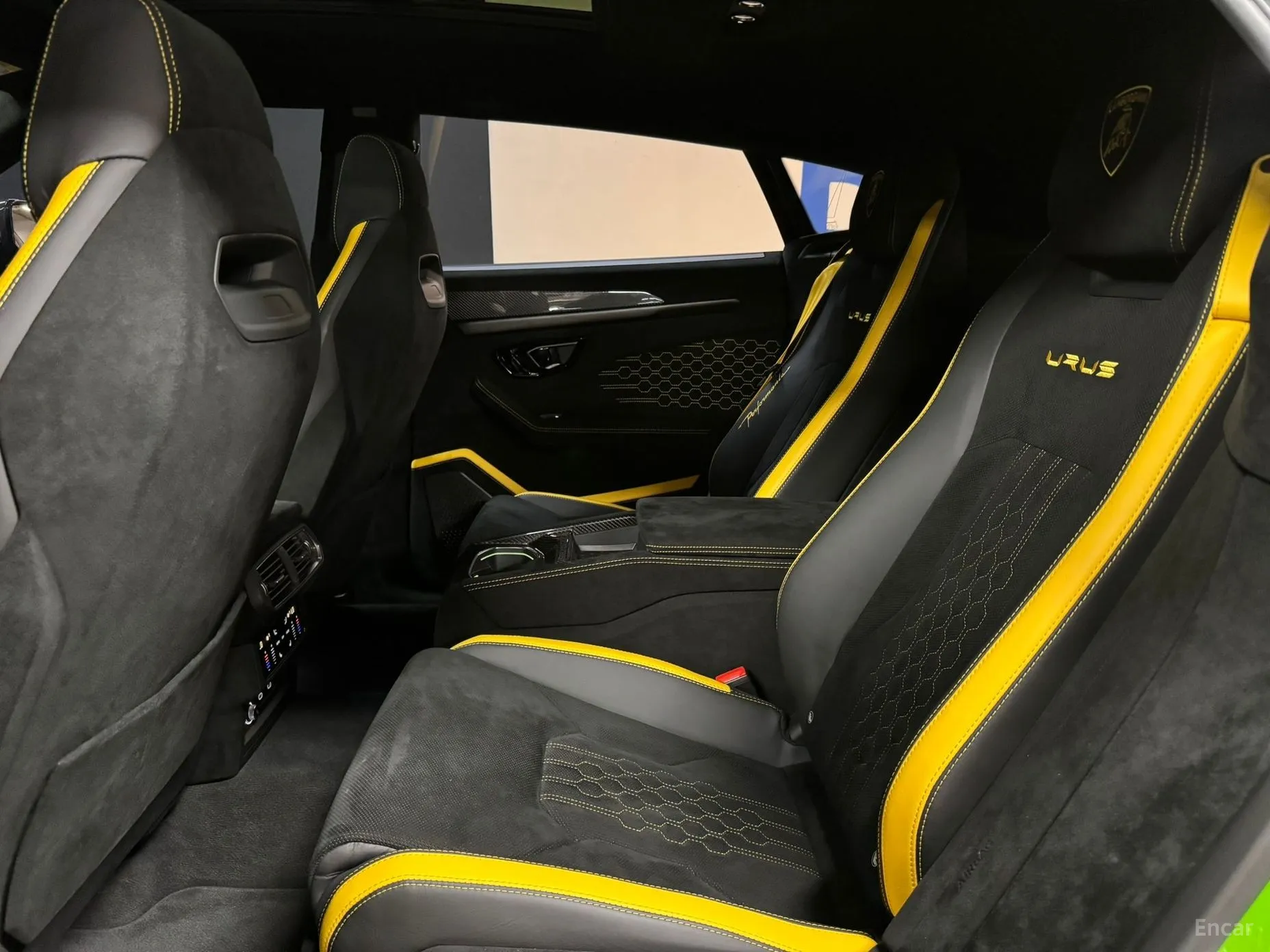 Lamborghini Urus превью 16