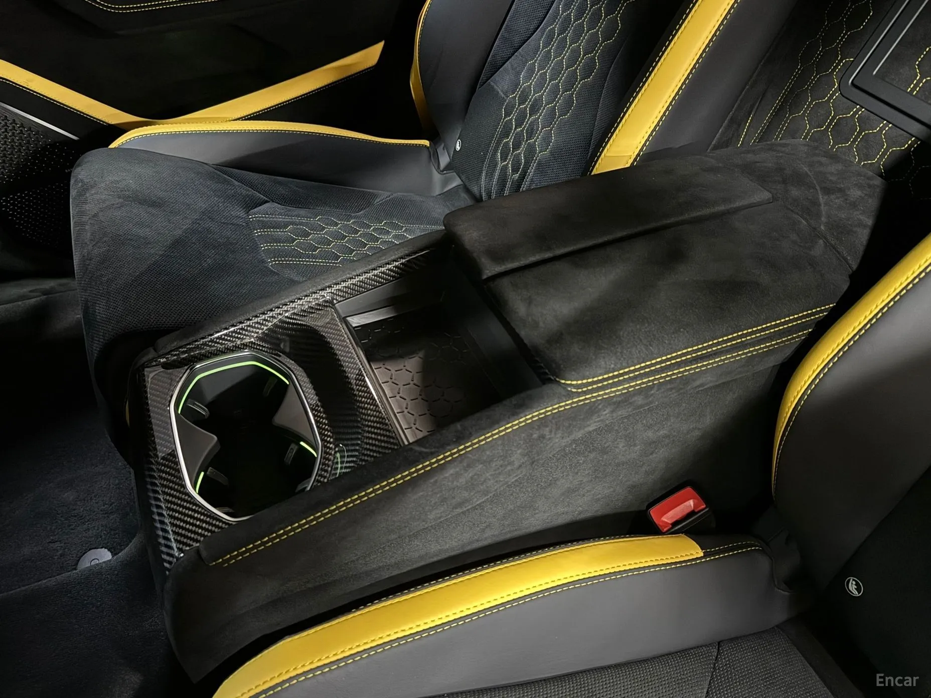 Lamborghini Urus превью 17