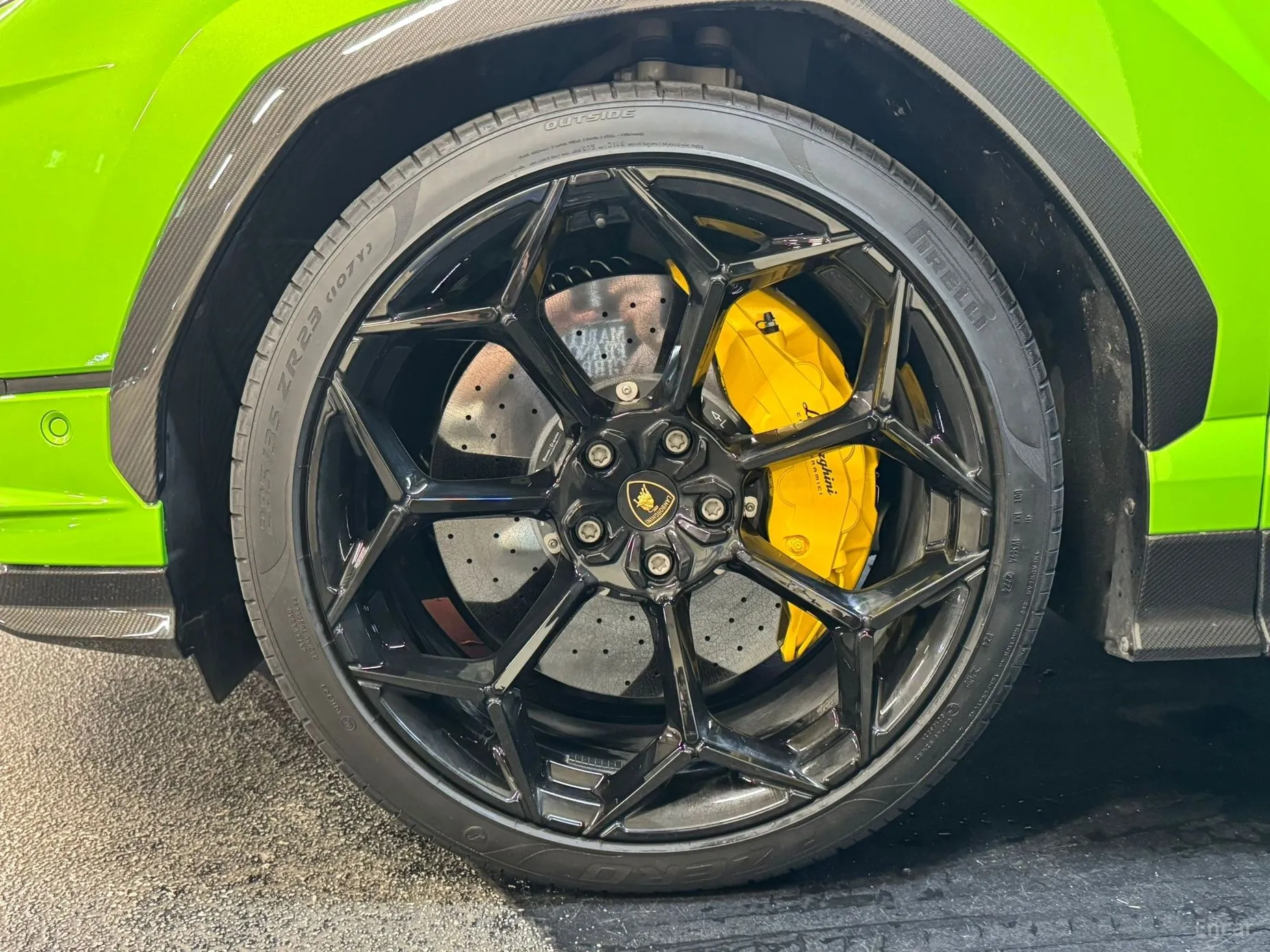 Lamborghini Urus превью 5