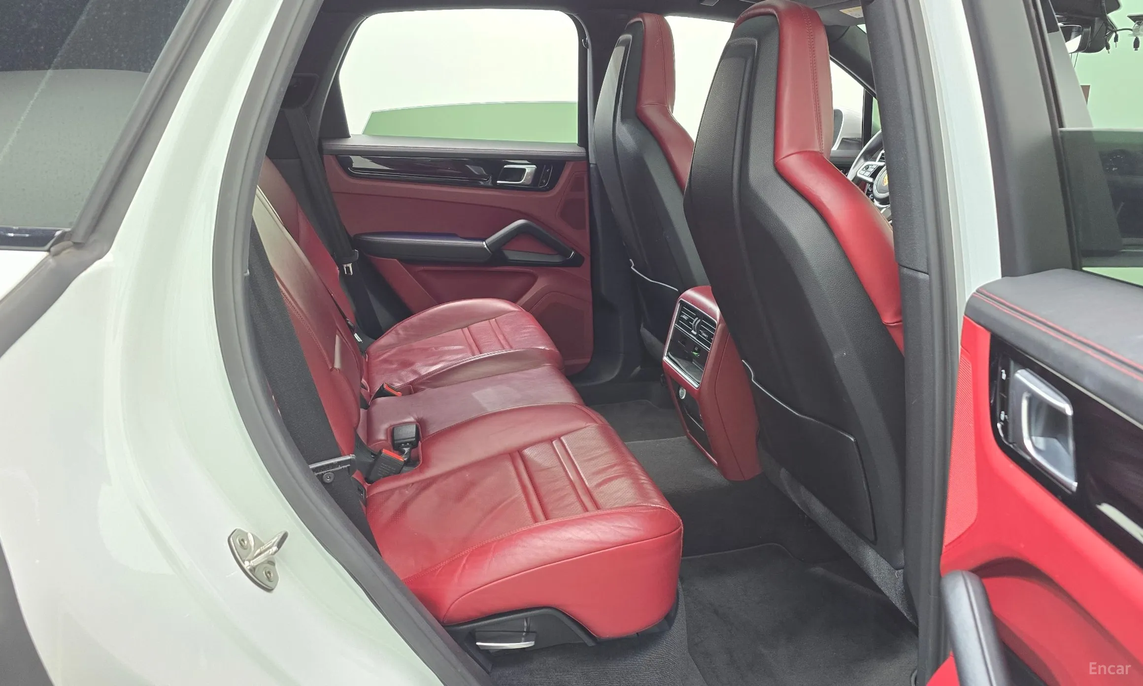 Porsche Cayenne (PO536) превью 20