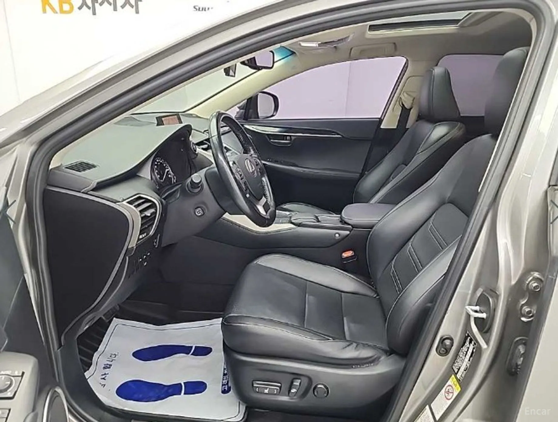 Lexus NX300h превью 11