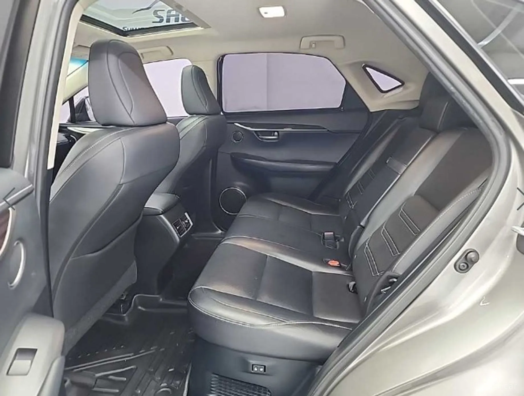 Lexus NX300h превью 12