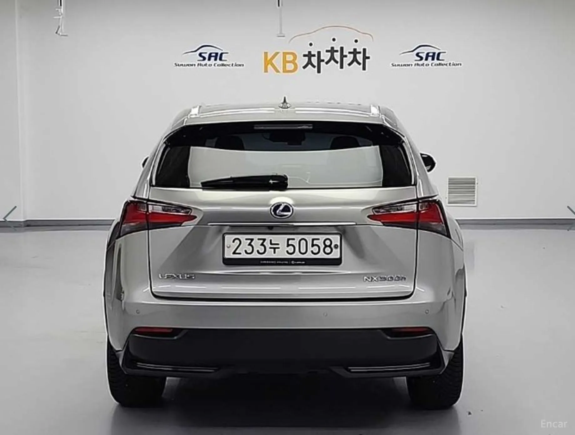Lexus NX300h превью 3