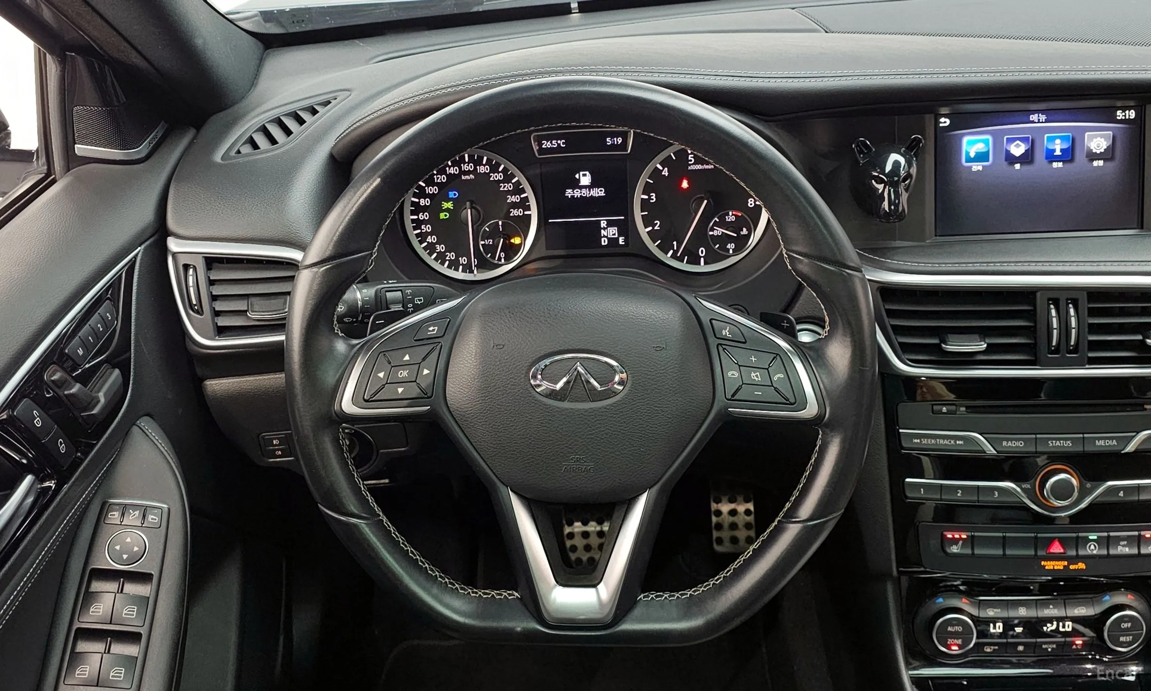 Infiniti Q30 превью 15