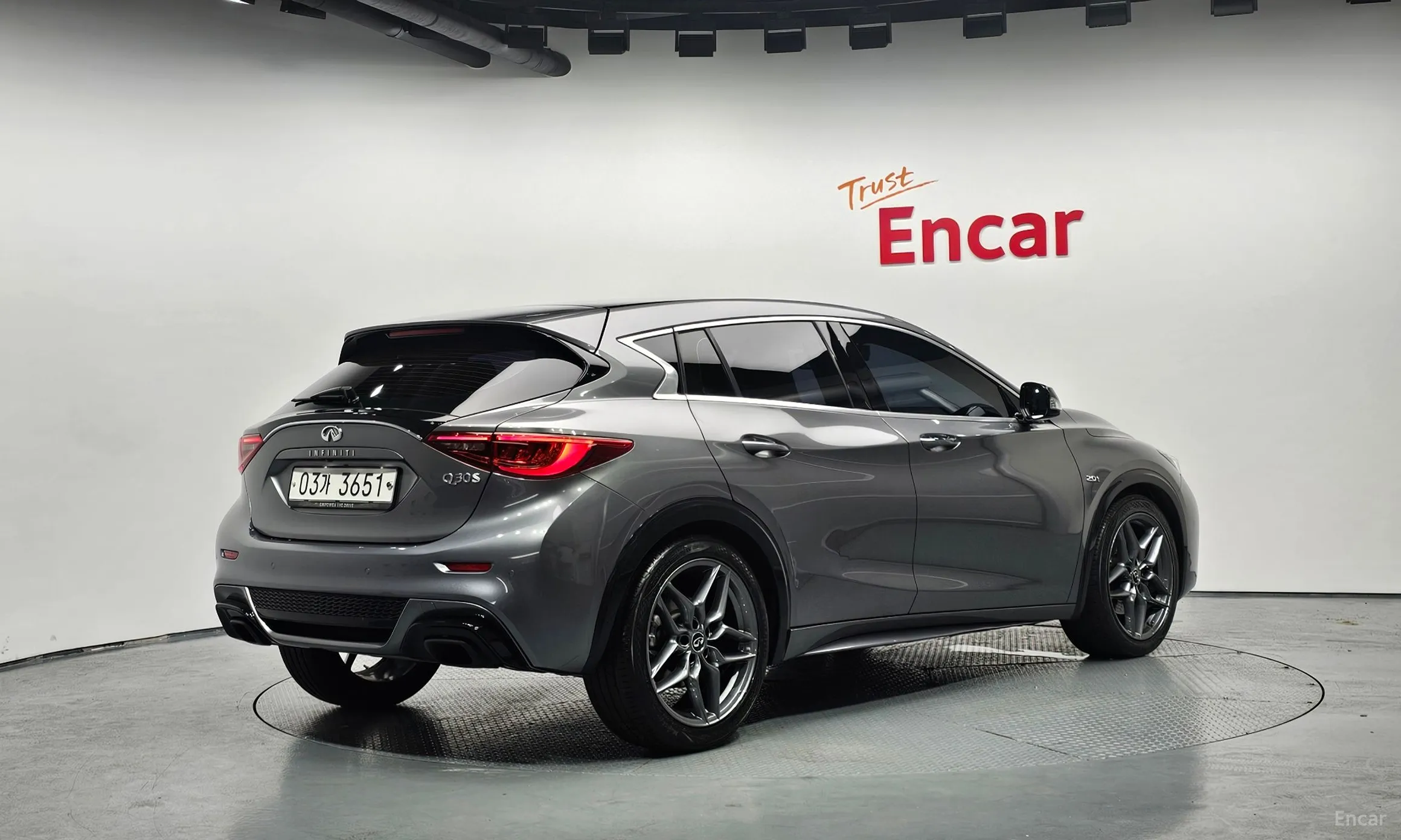 Infiniti Q30