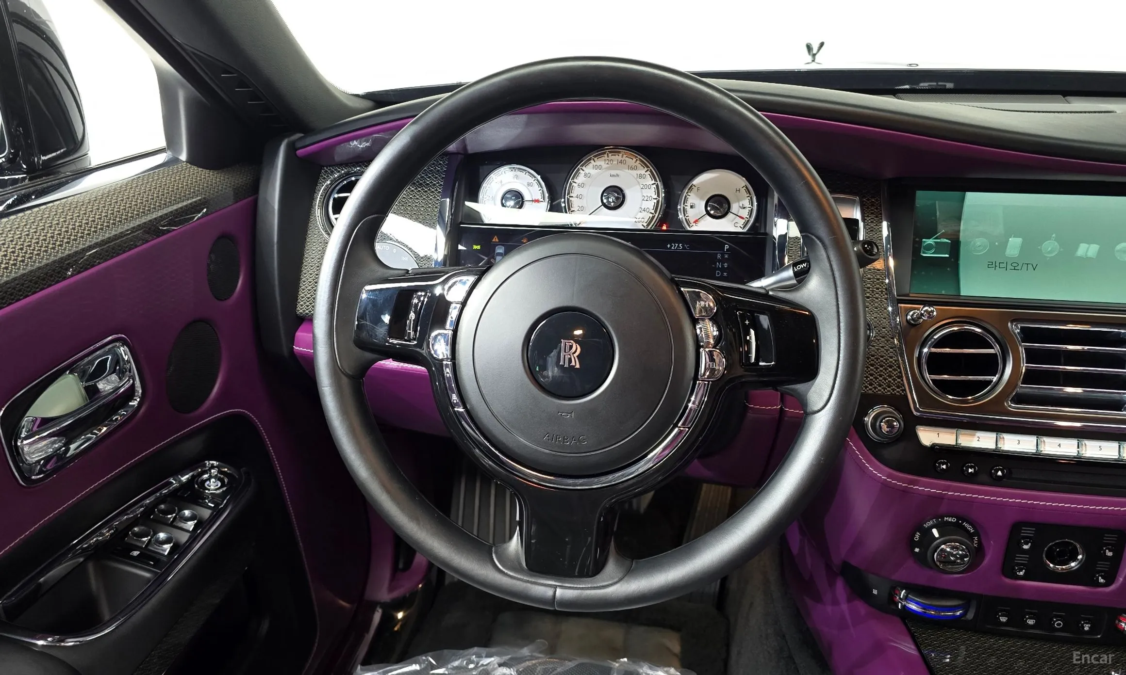 Rolls-Royce Ghost превью 13