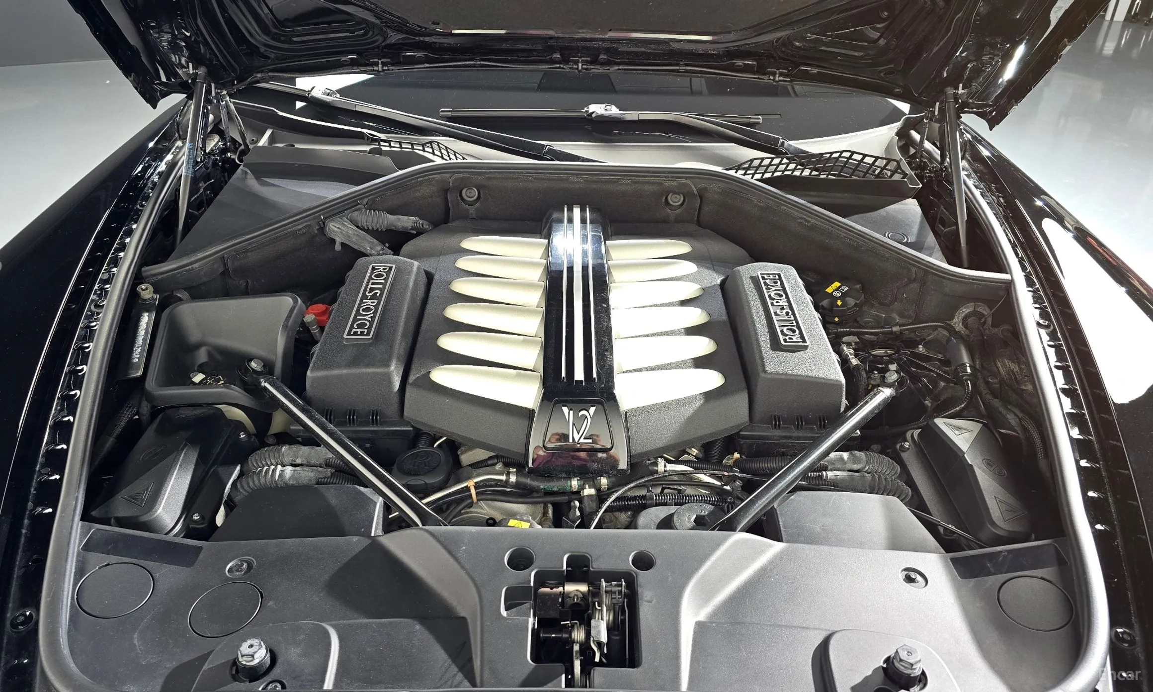 Rolls-Royce Ghost превью 6