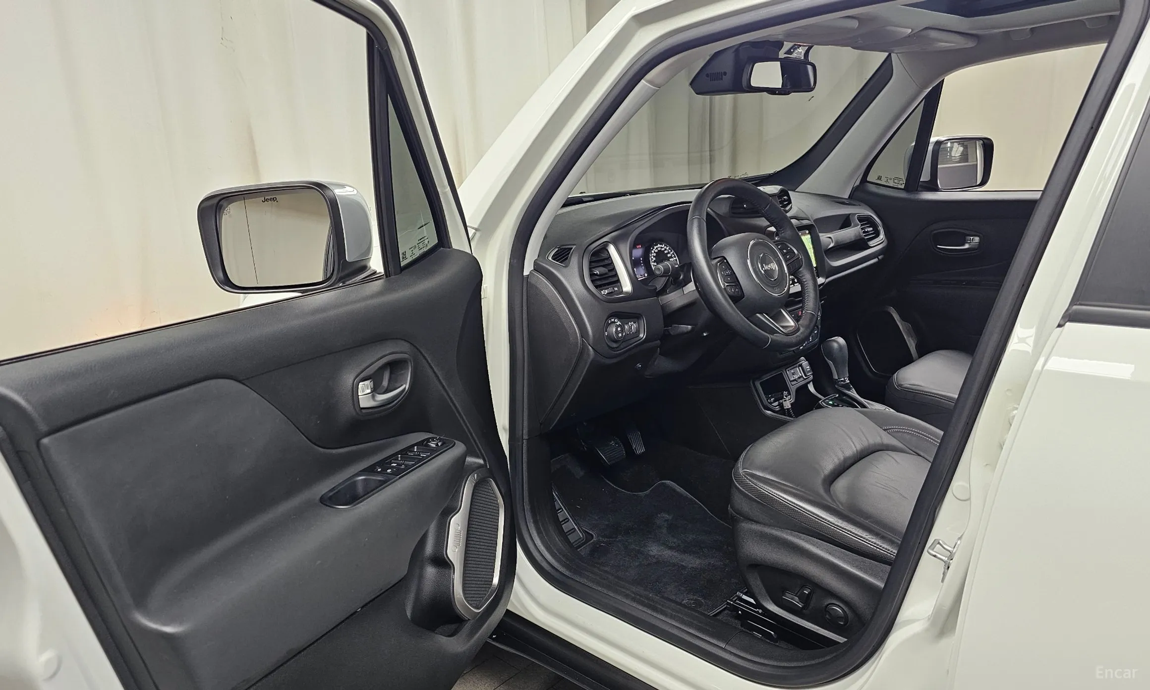 Jeep Renegade превью 10