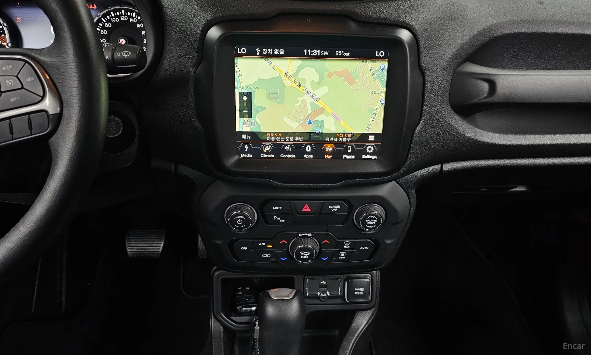 Jeep Renegade превью 13