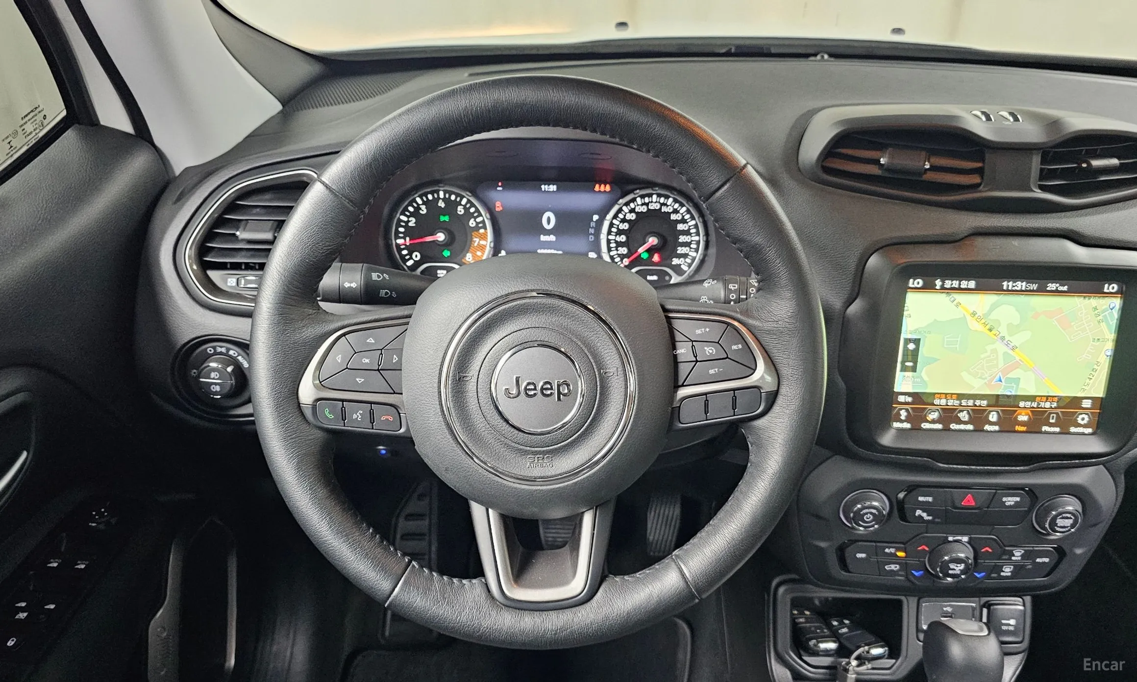 Jeep Renegade превью 14