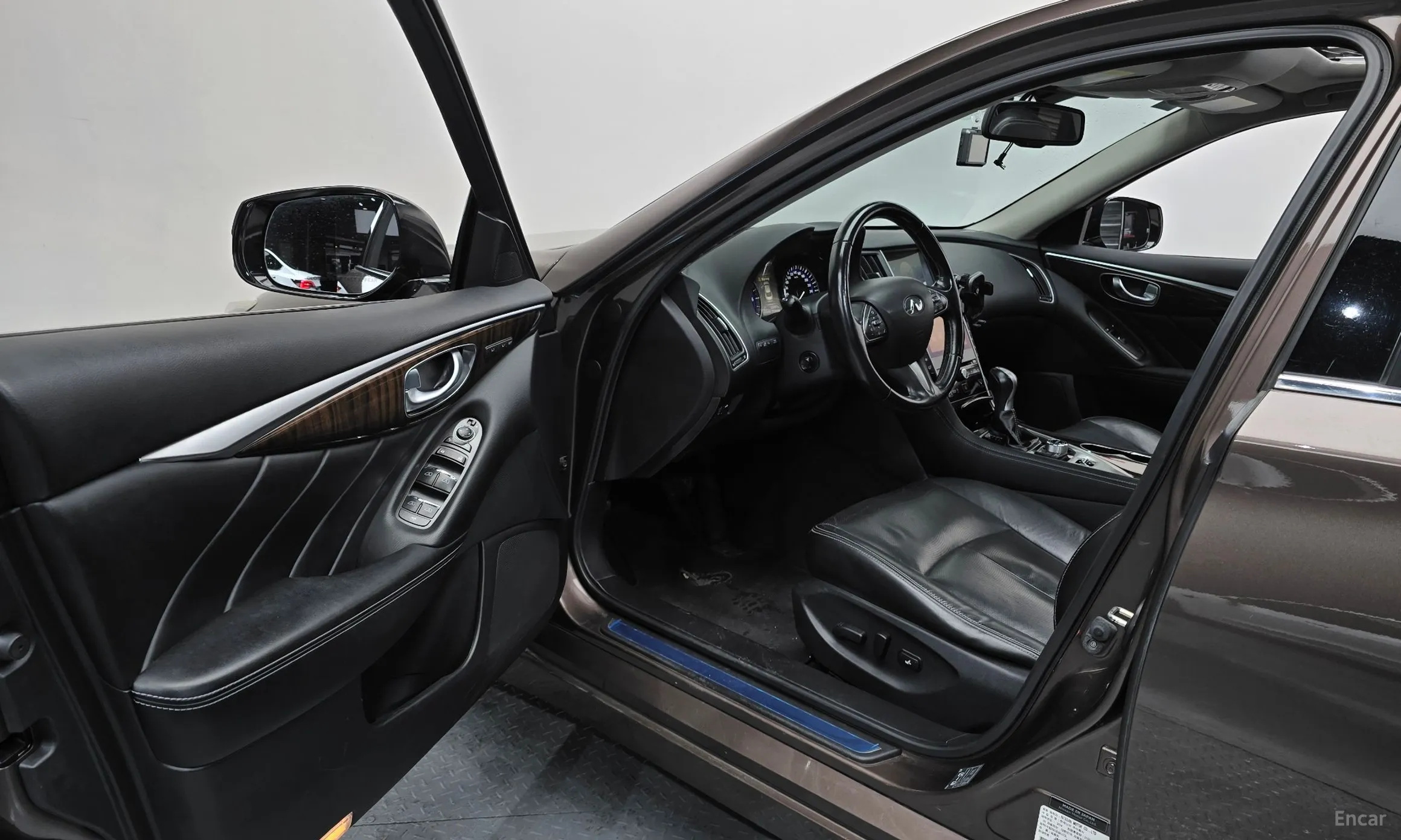 Infiniti Q50 превью 10