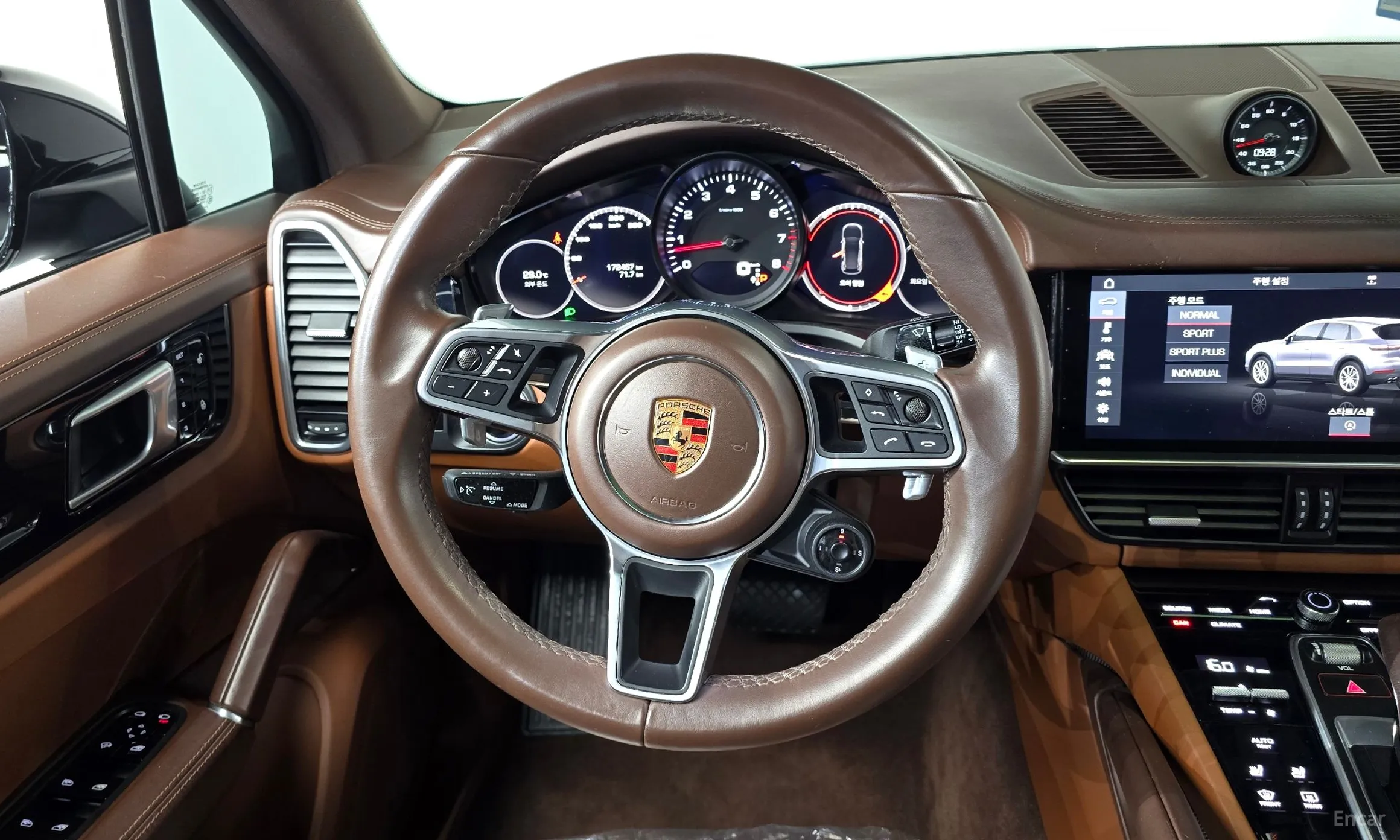 Porsche Cayenne (PO536) превью 13