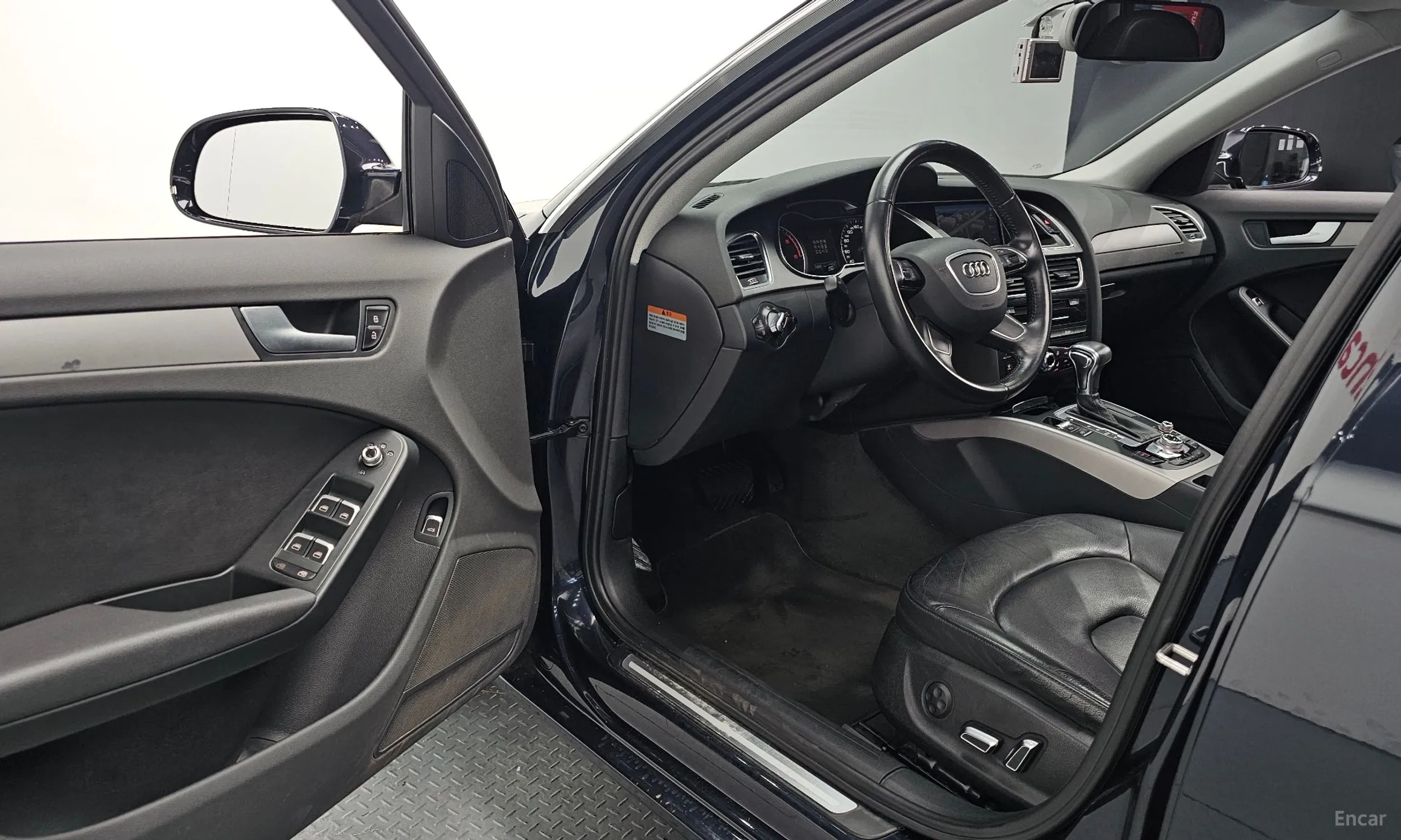 Audi New A4 превью 11