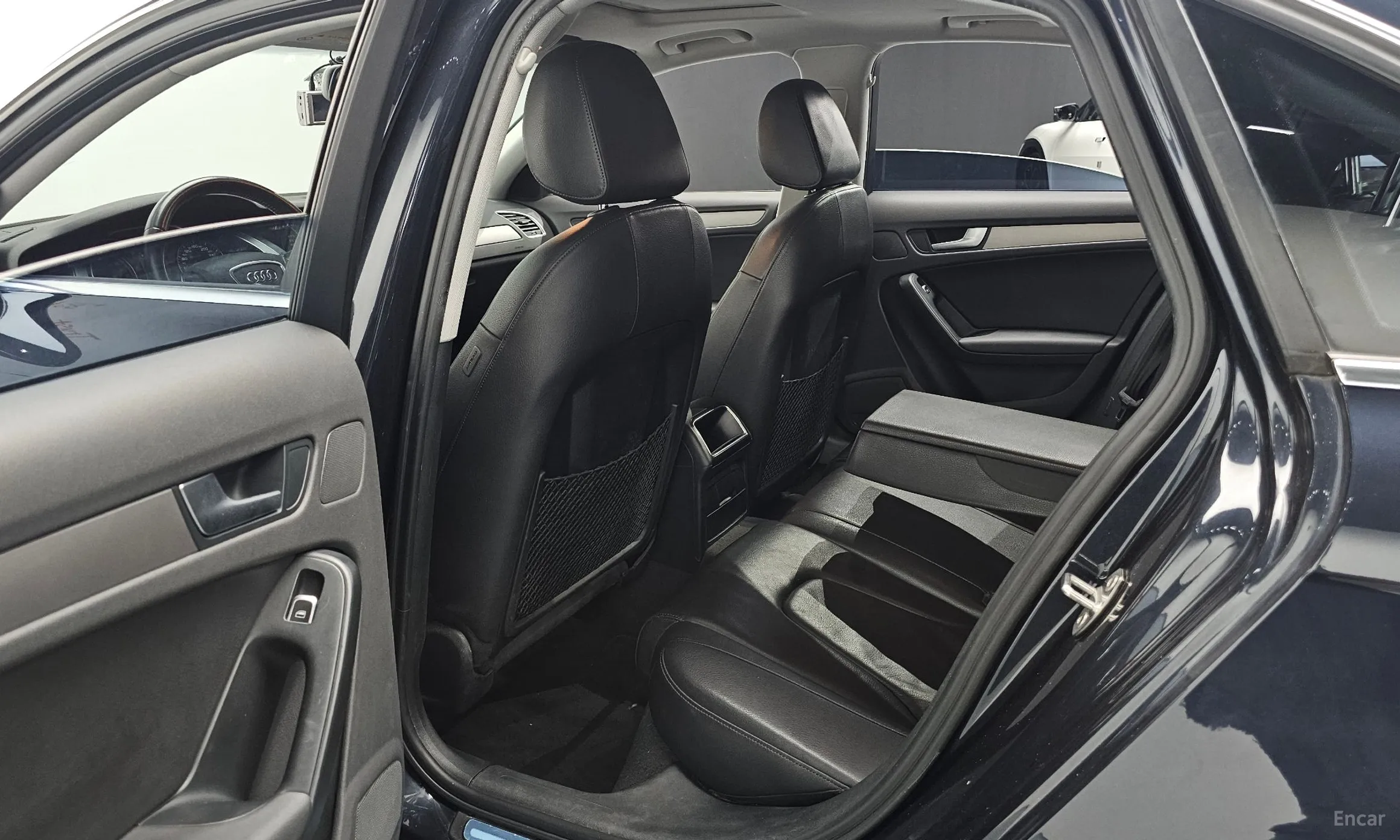 Audi New A4 превью 12