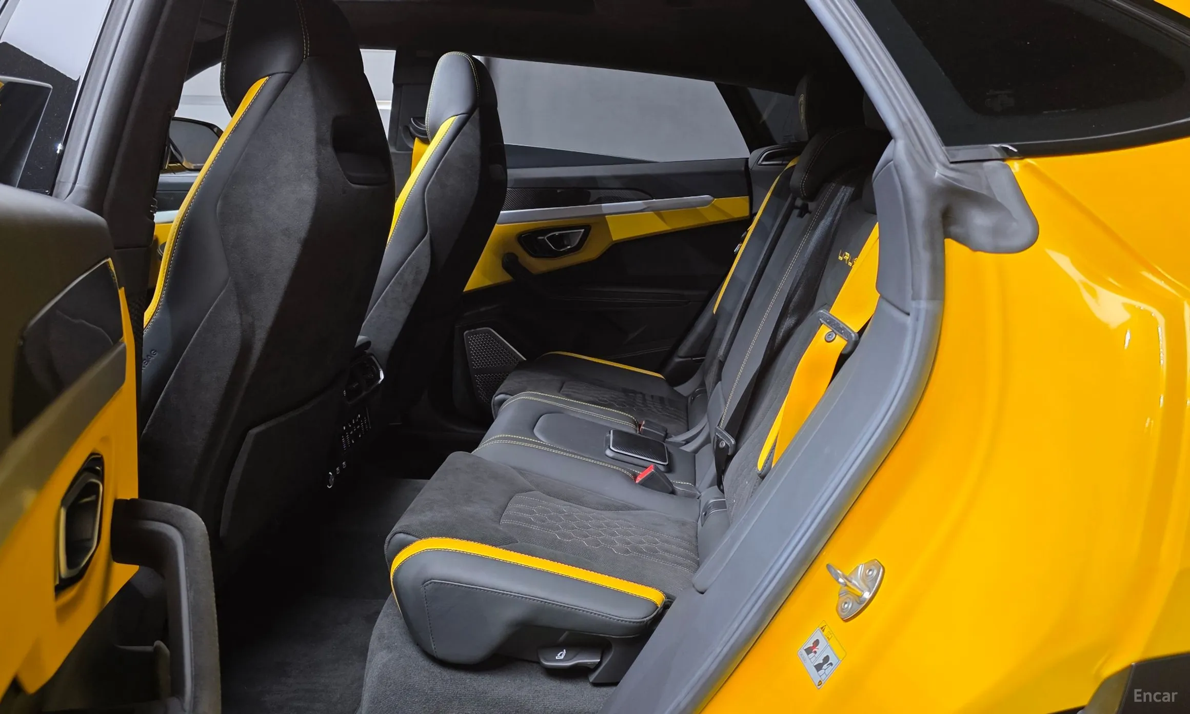 Lamborghini Urus превью 12