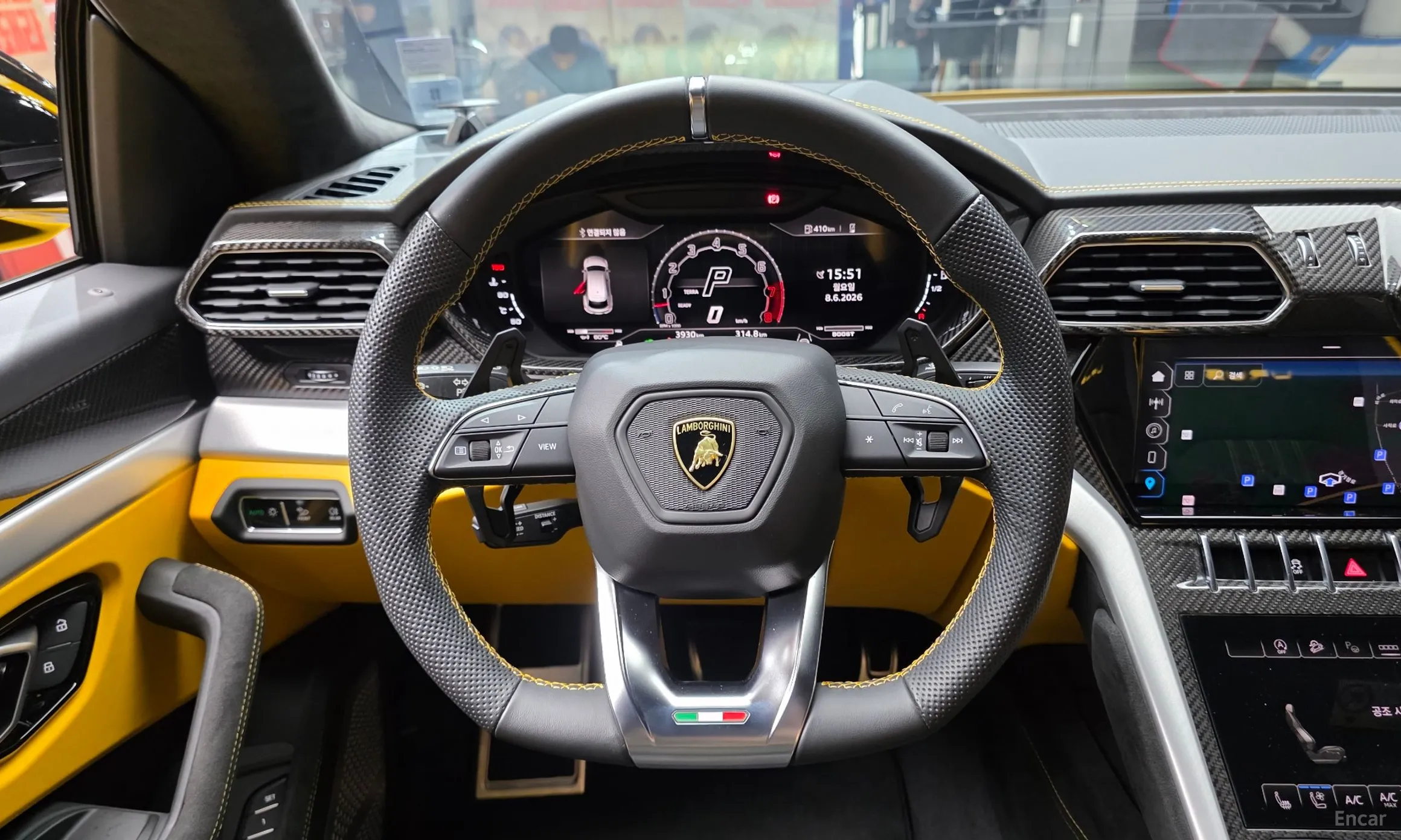 Lamborghini Urus превью 13