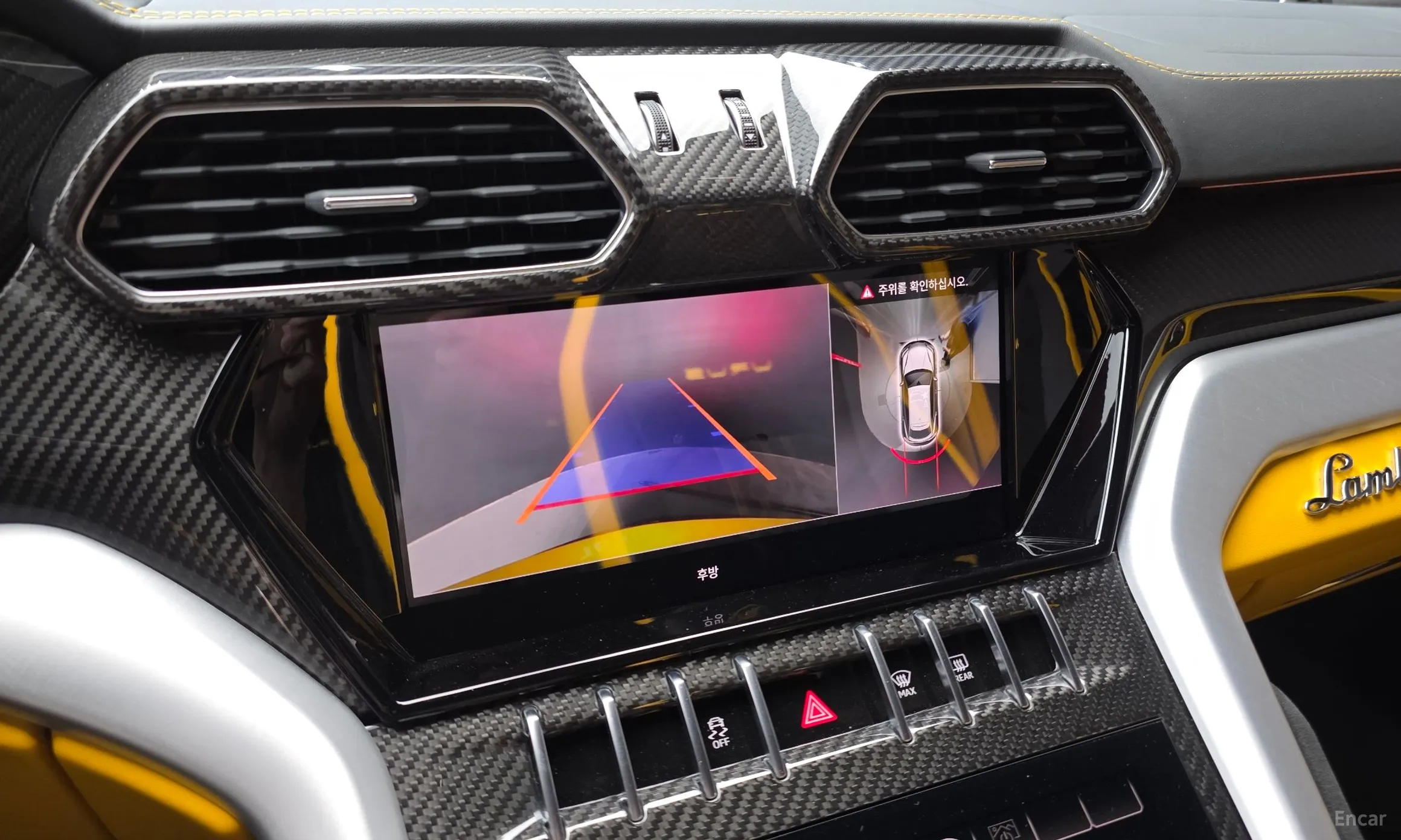 Lamborghini Urus превью 15