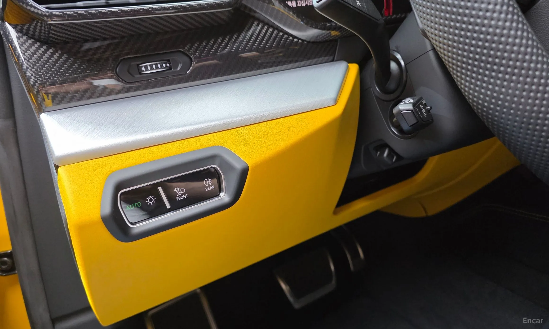 Lamborghini Urus превью 17