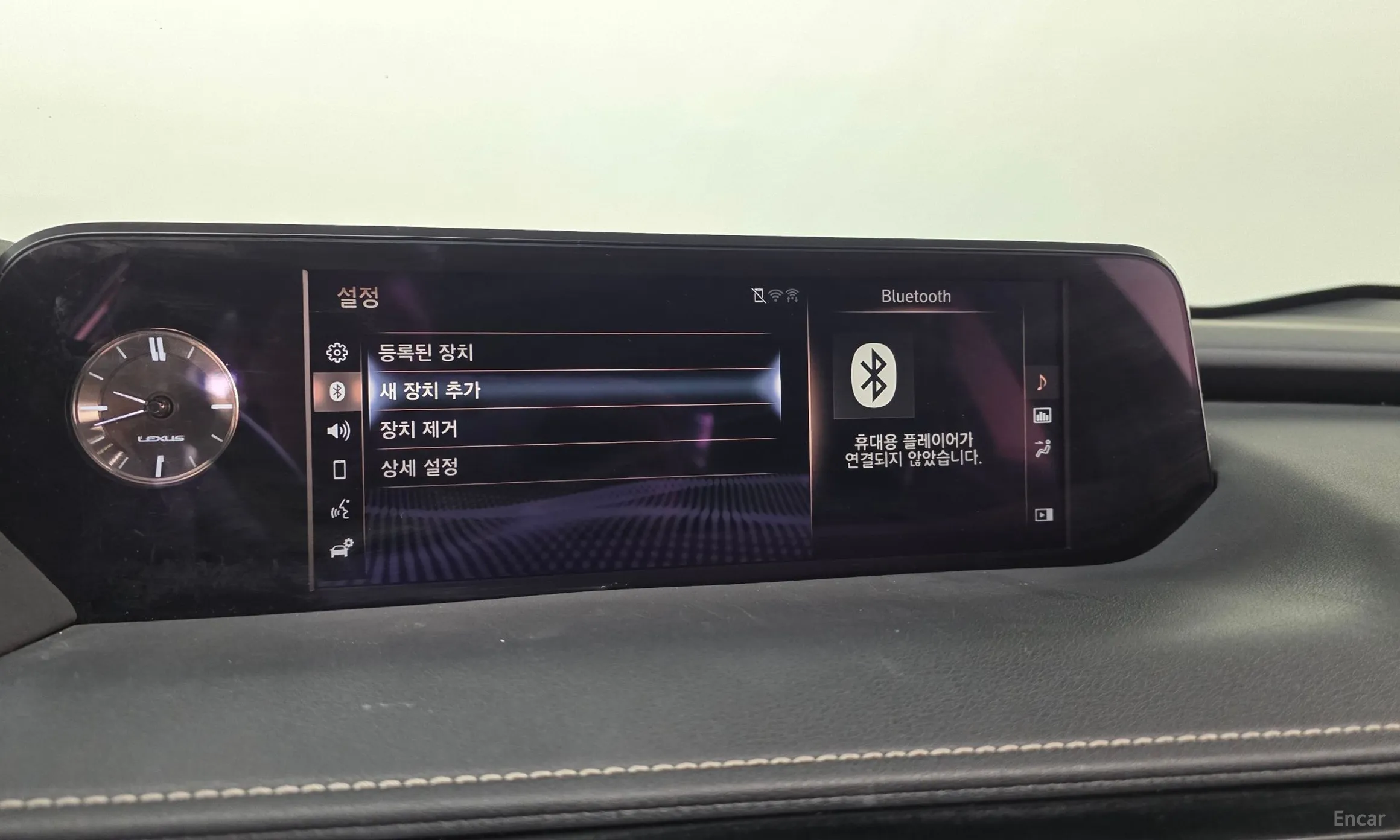 Lexus UX250h превью 16