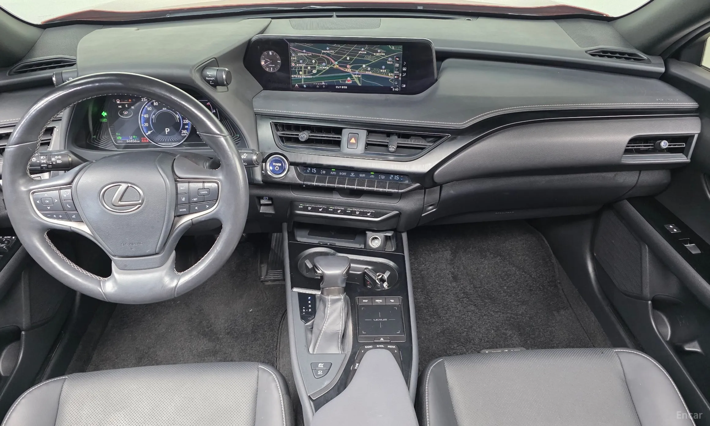 Lexus UX250h превью 7