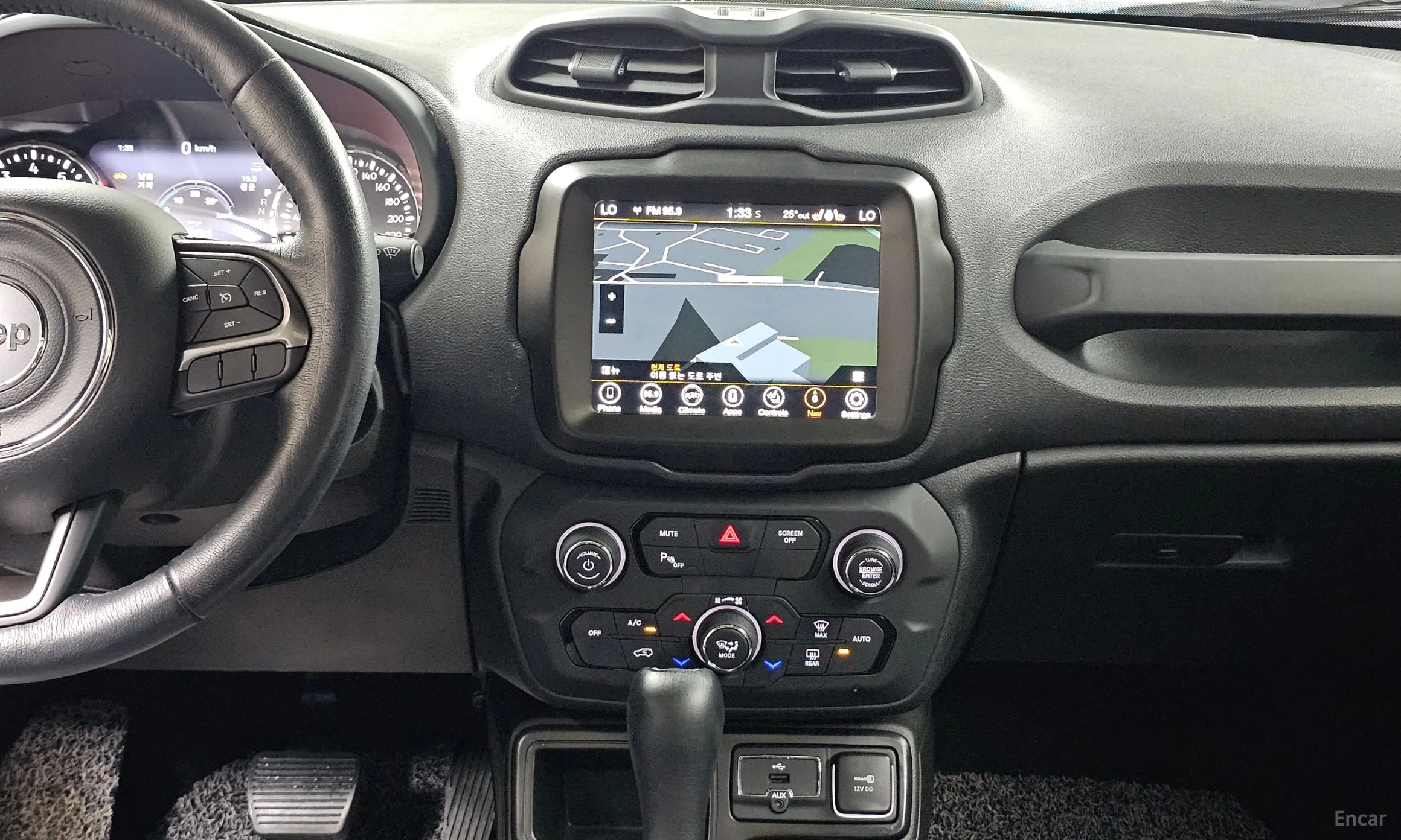 Jeep Renegade превью 14