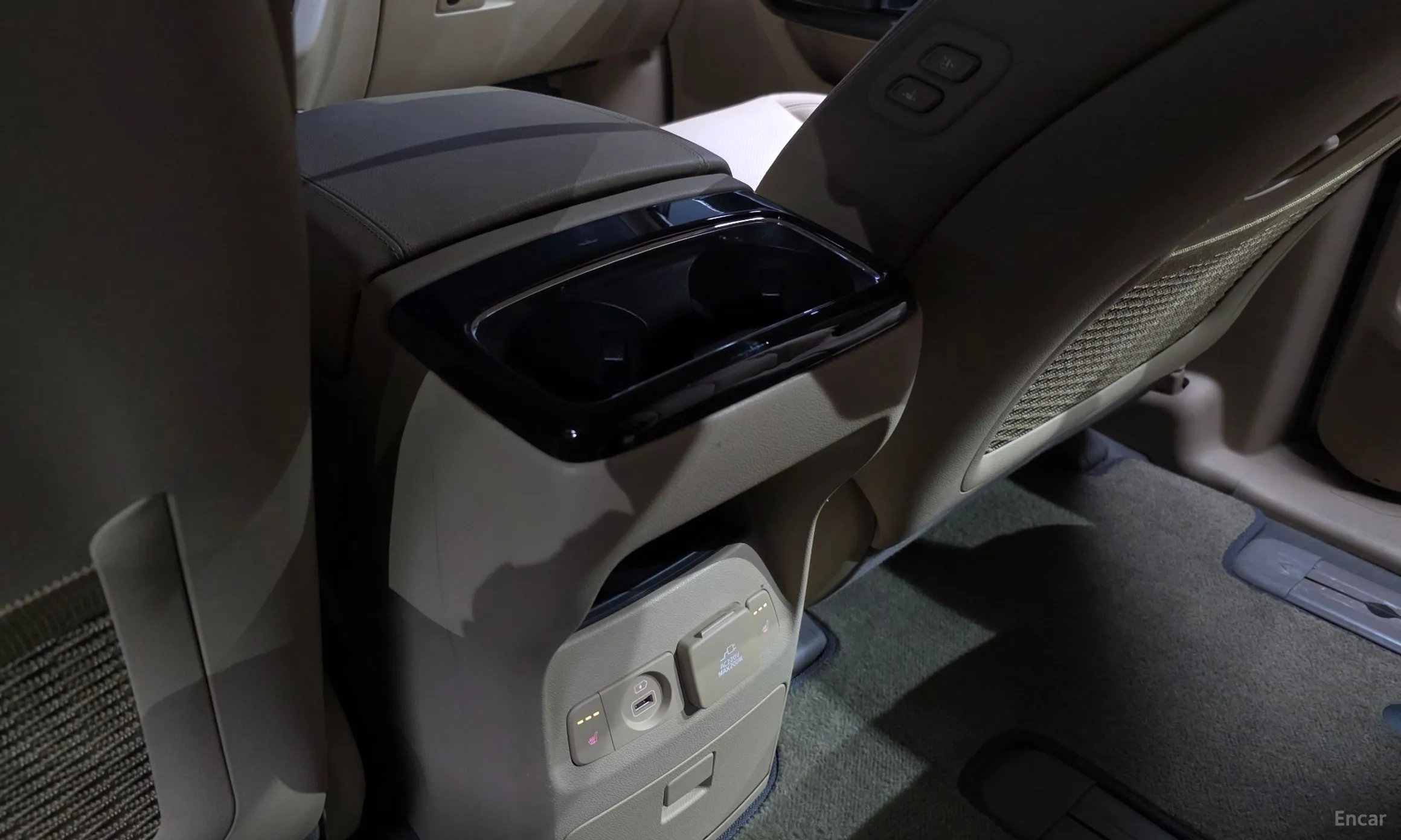 Kia Carnival превью 19