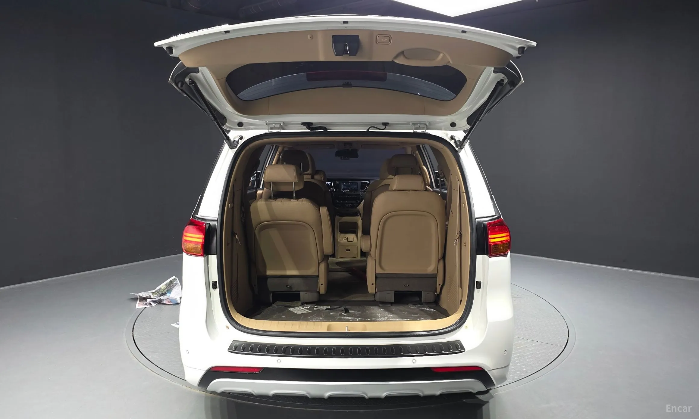 Kia Carnival превью 20