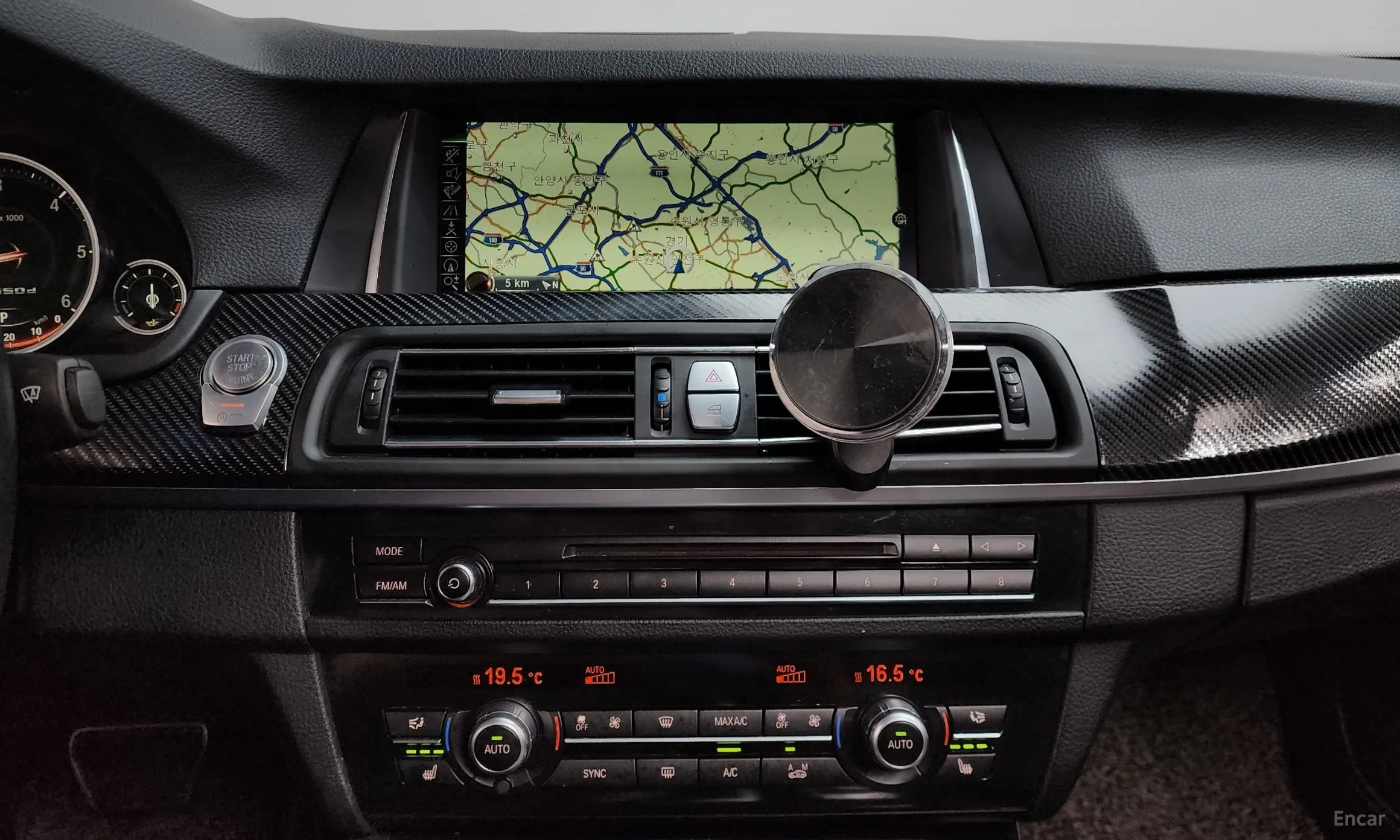 BMW 5 Series (F10) превью 13
