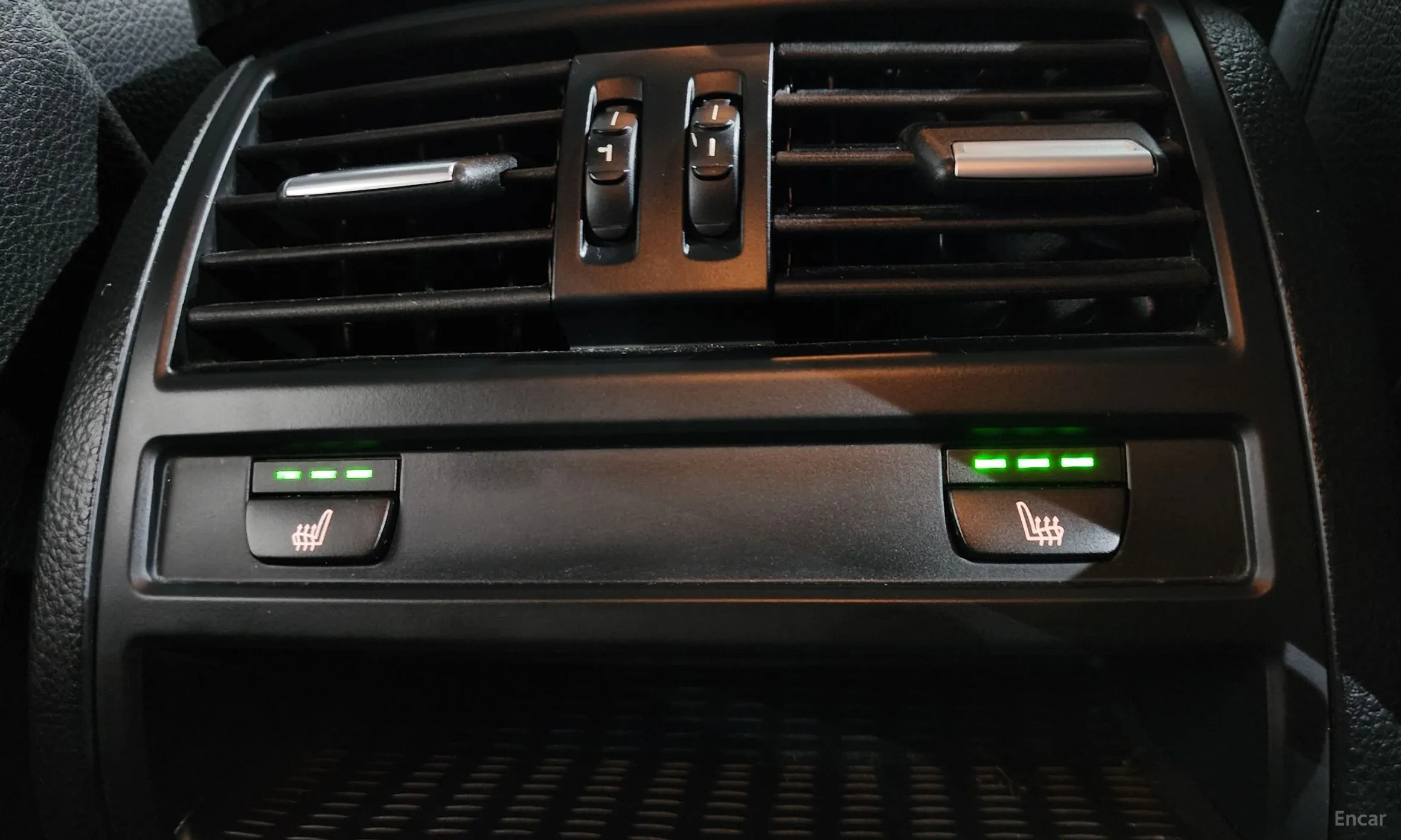 BMW 5 Series (F10) превью 19