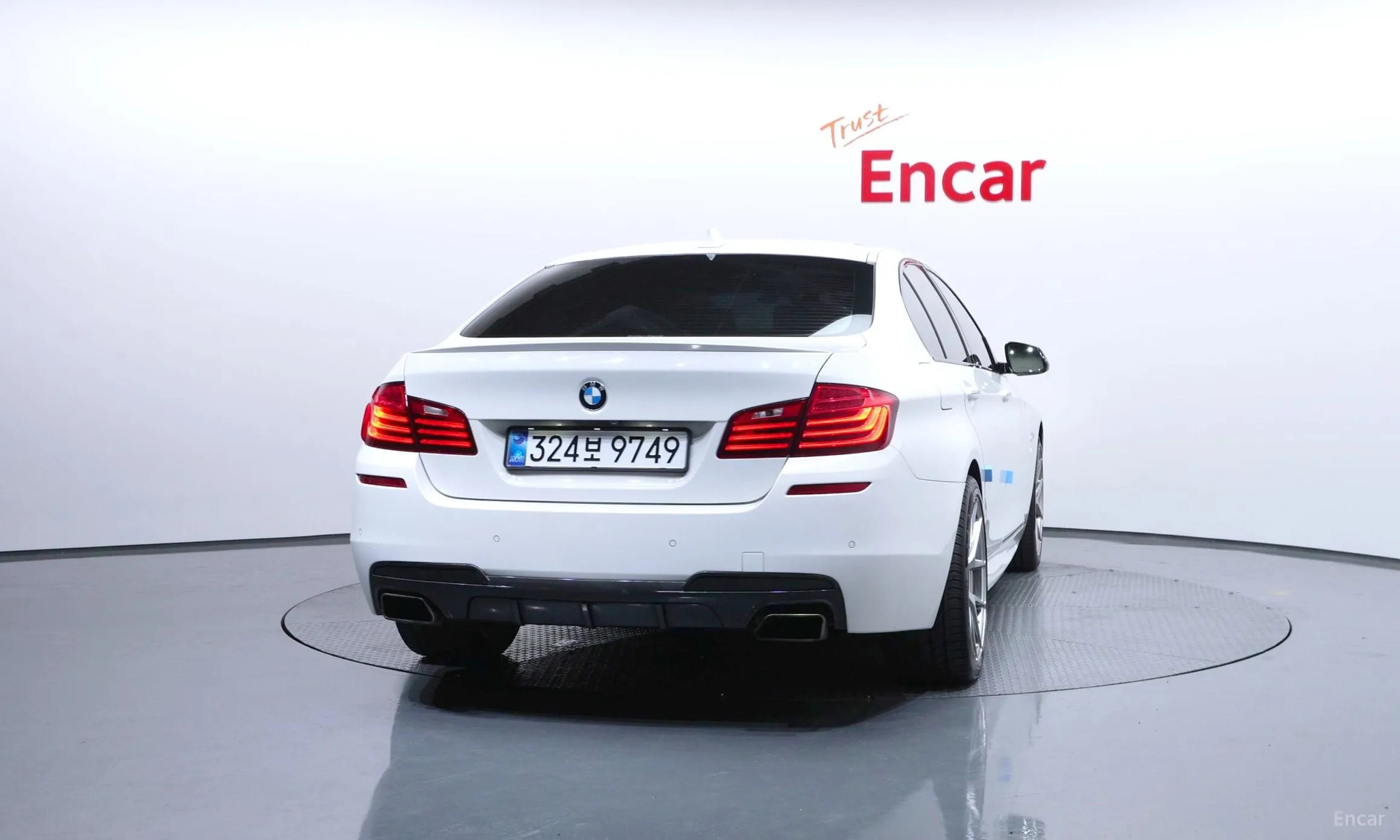 BMW 5 Series (F10) превью 4
